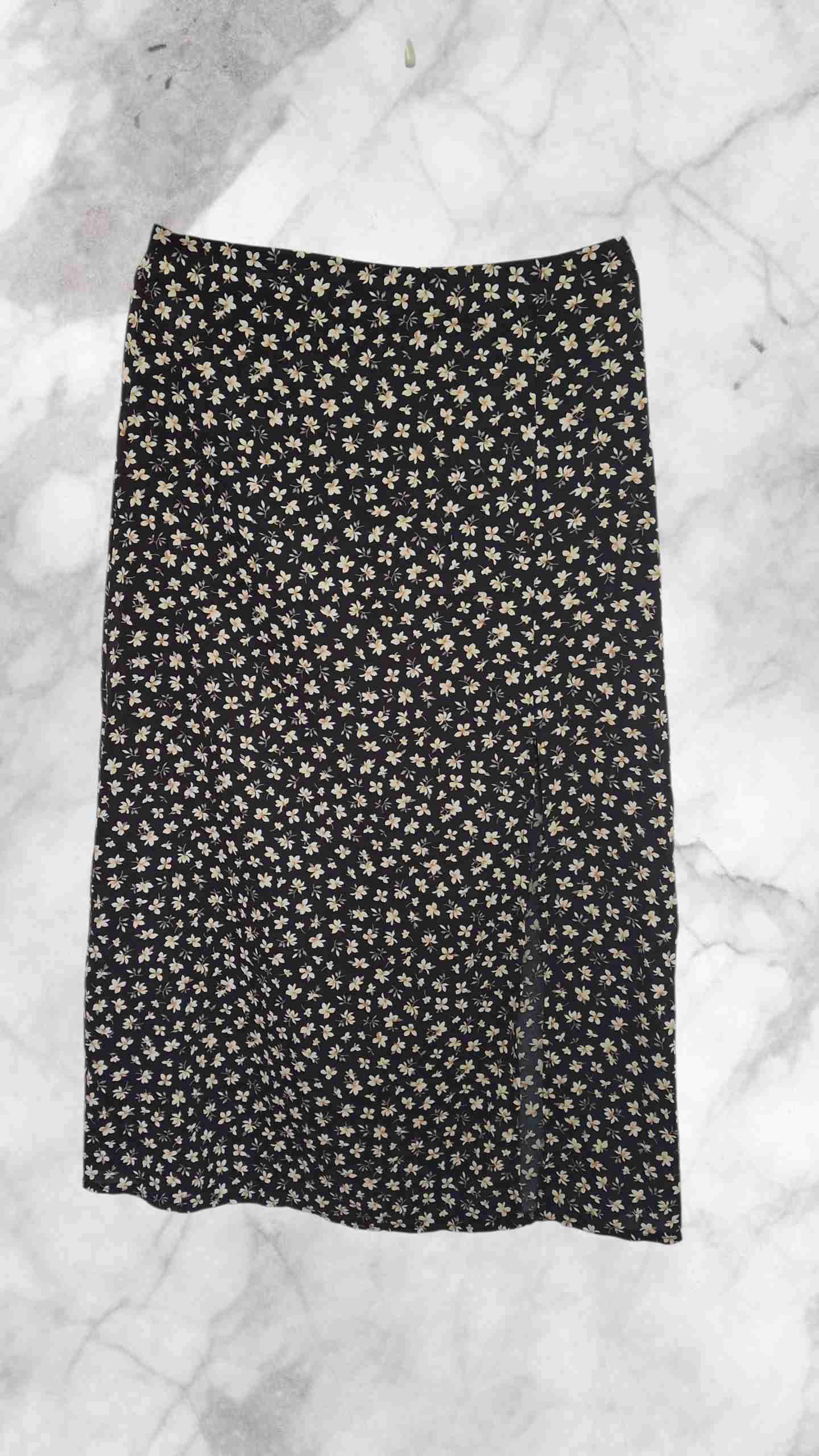 Falda larga negra con flores - miniatura 1