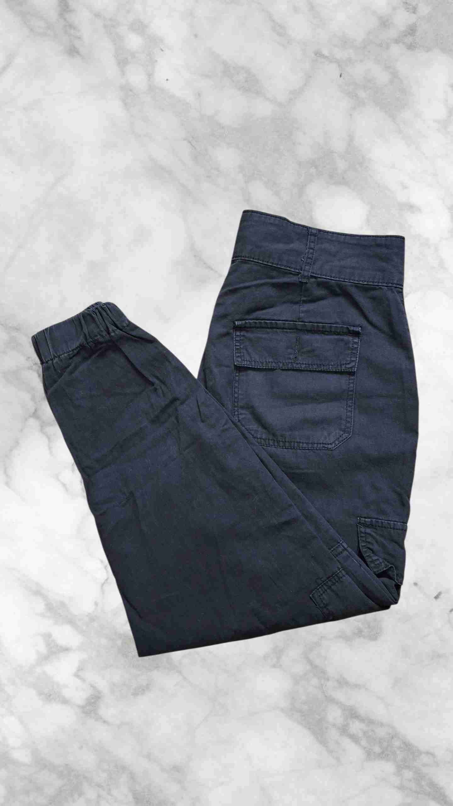 Pantalones cargo negros - miniatura 2