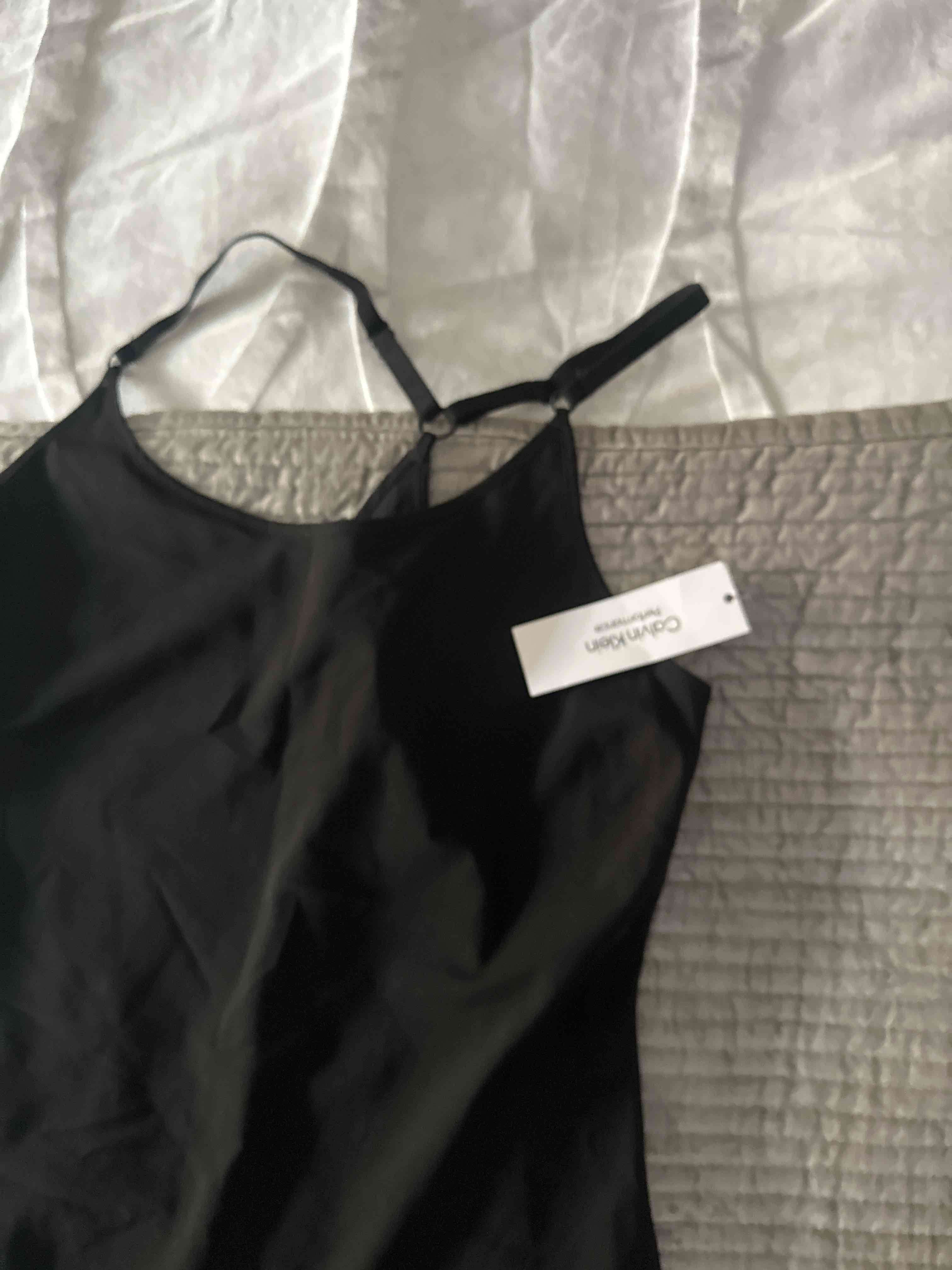 Vestido negro elegante nuevo - miniatura 3