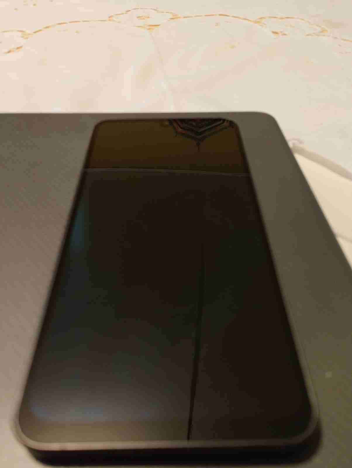 Teléfono inteligente con funda - miniatura 2