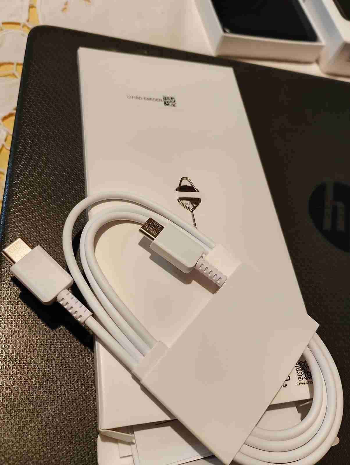 Teléfono inteligente con funda - miniatura 6