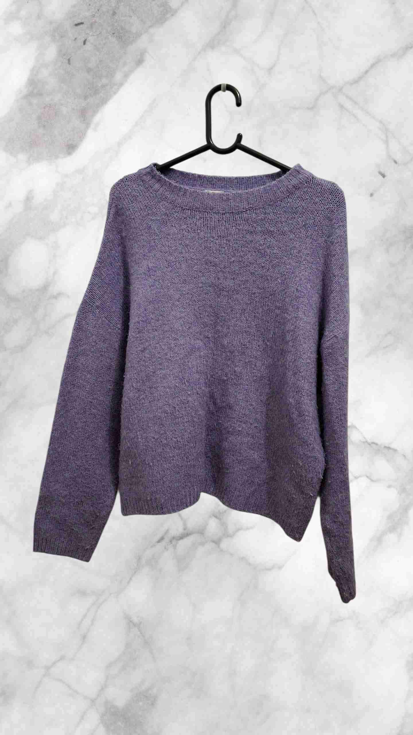 Suéter morado de lana