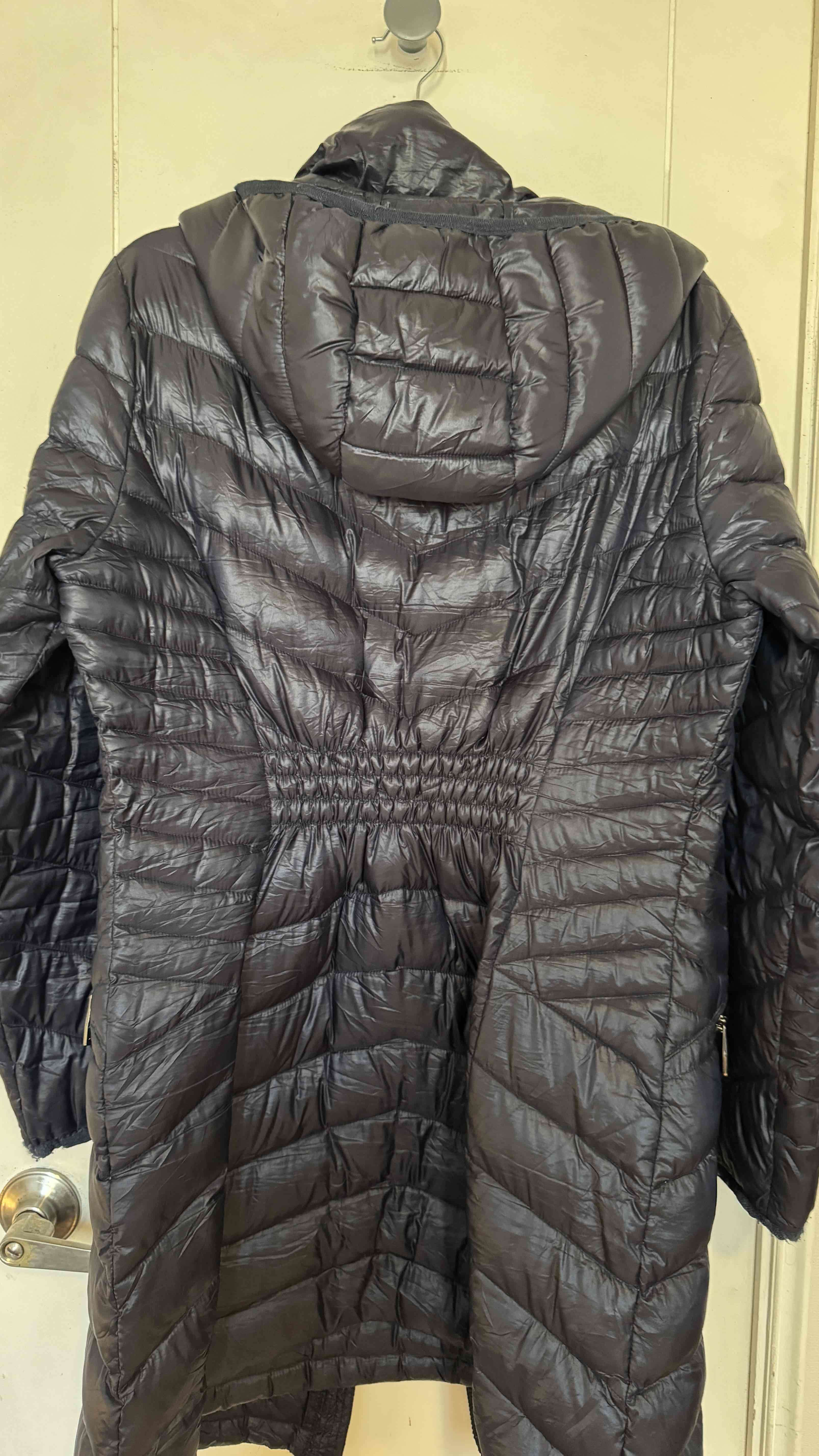 Chaqueta acolchada de plumas  Calvin Klein - miniatura 3