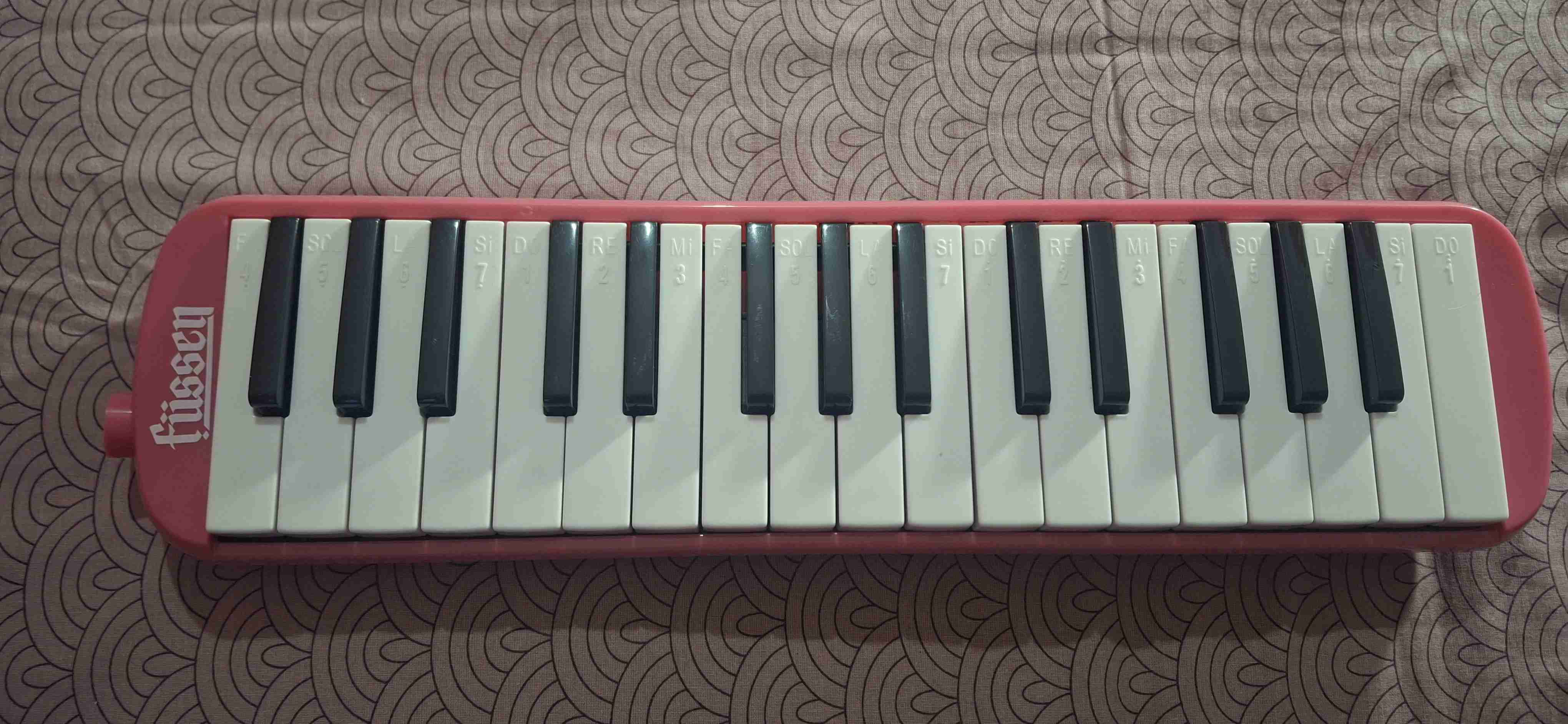 Melodica rosada , 32 notas, marca fussen con bolso - miniatura 2