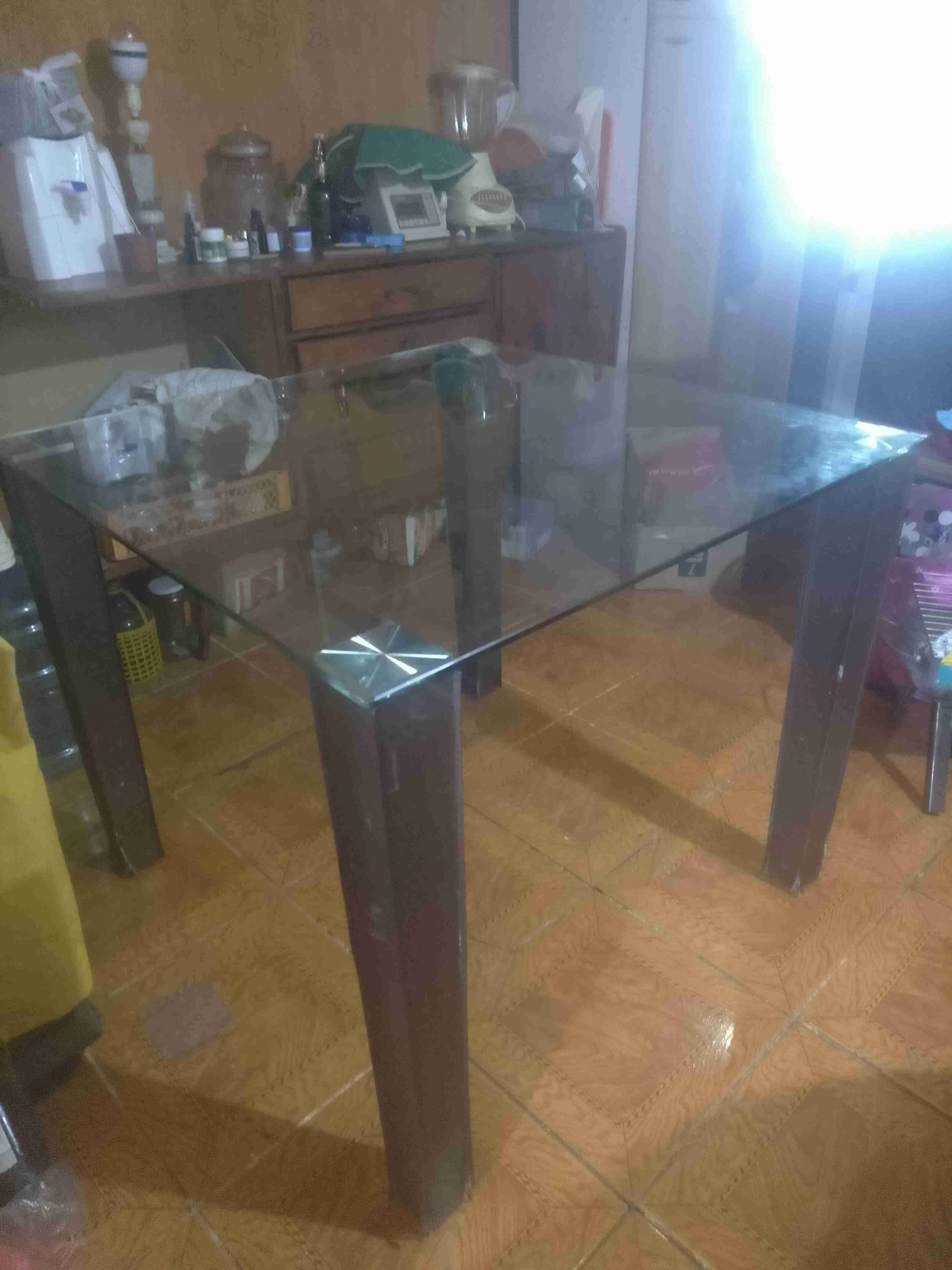 Mesa cuadrada de vidrio - miniatura 2