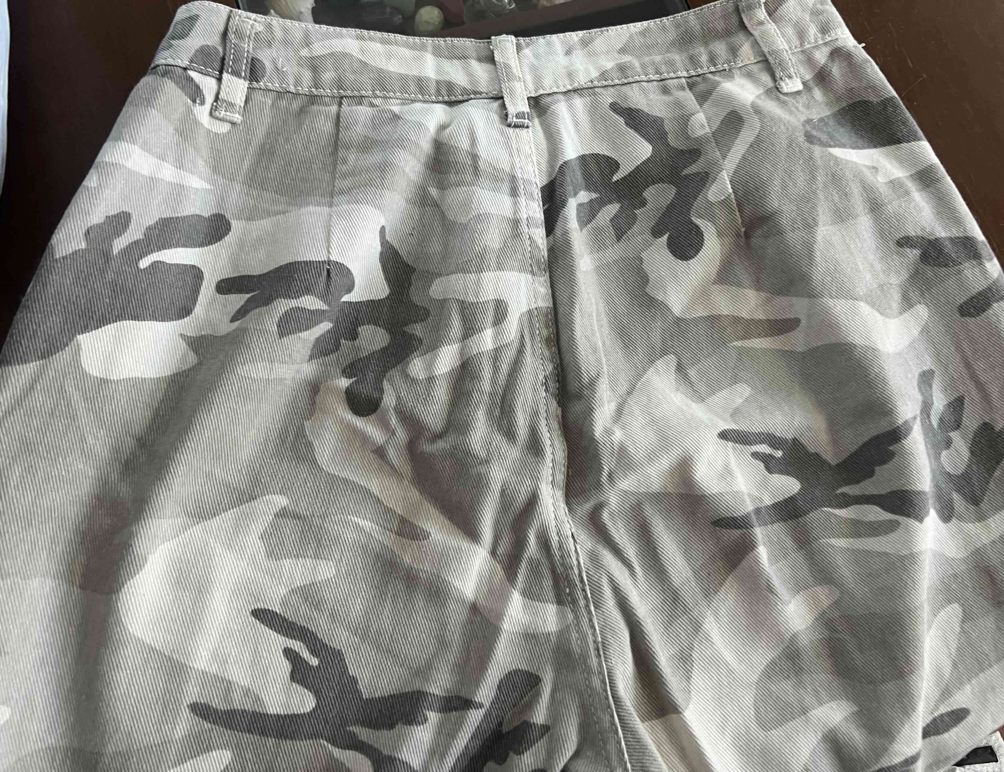 Pantalones cargo camuflados mujer - miniatura 3