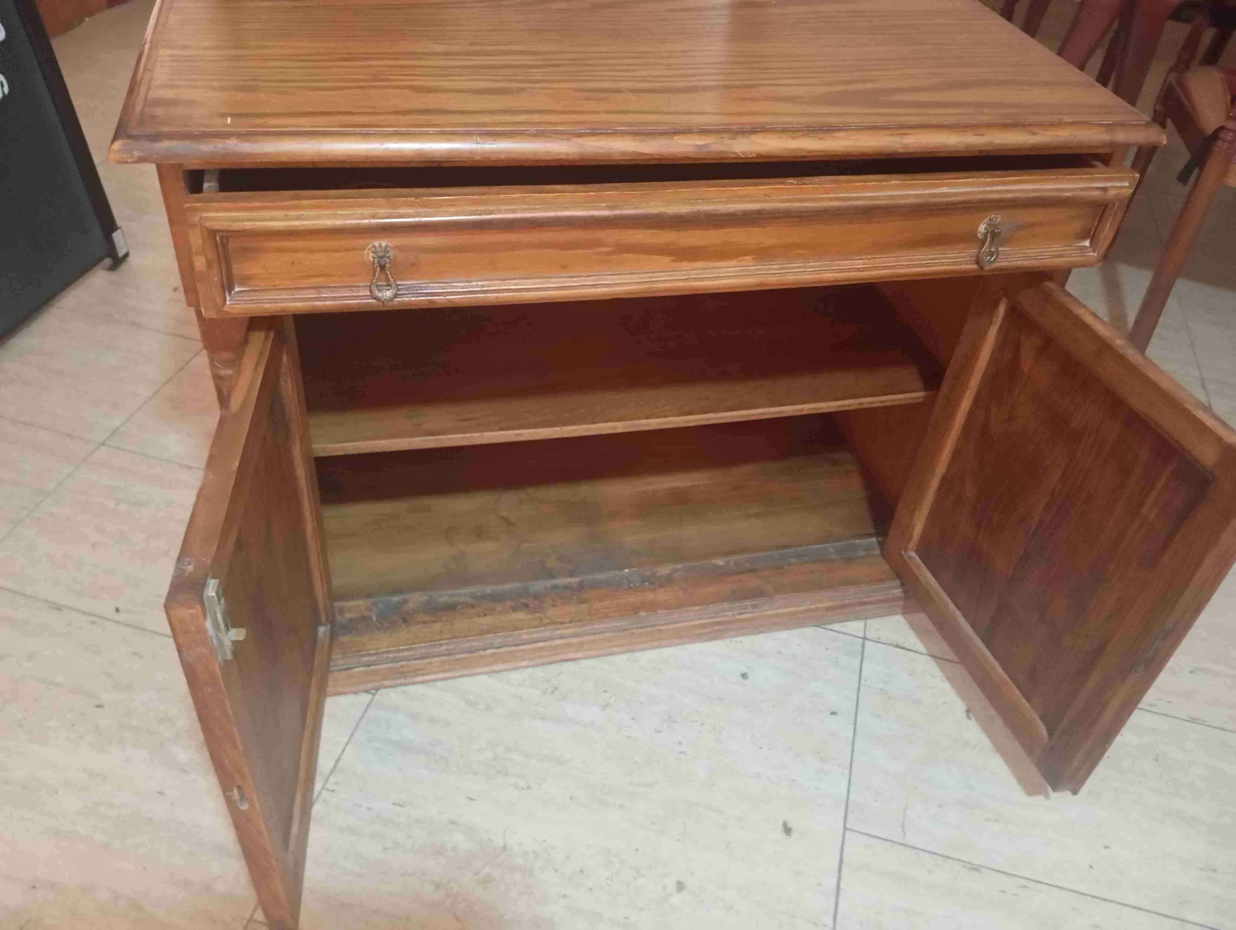 Mueble de madera tallada - miniatura 4