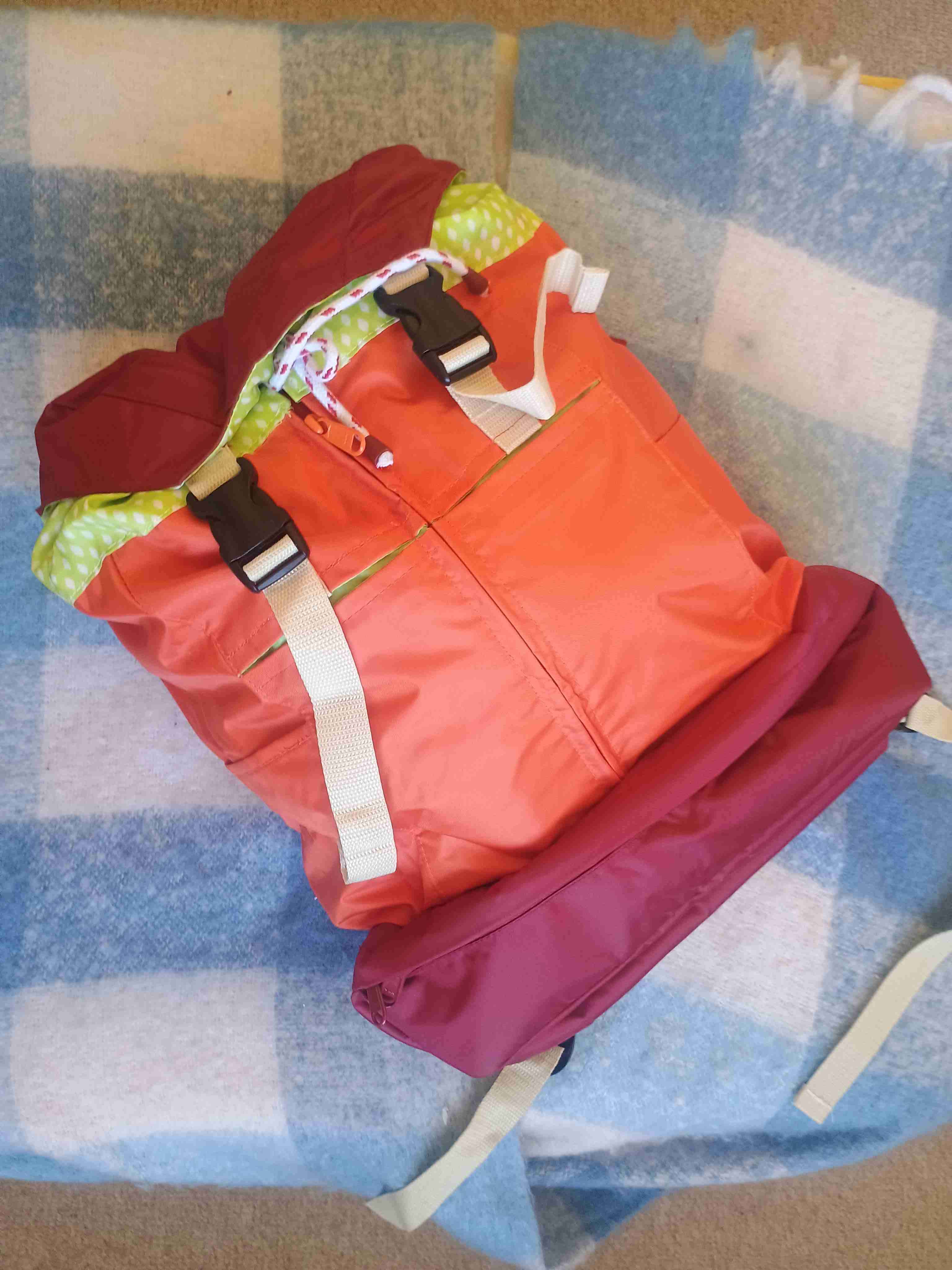 Ropita y mochila de bebé - 2