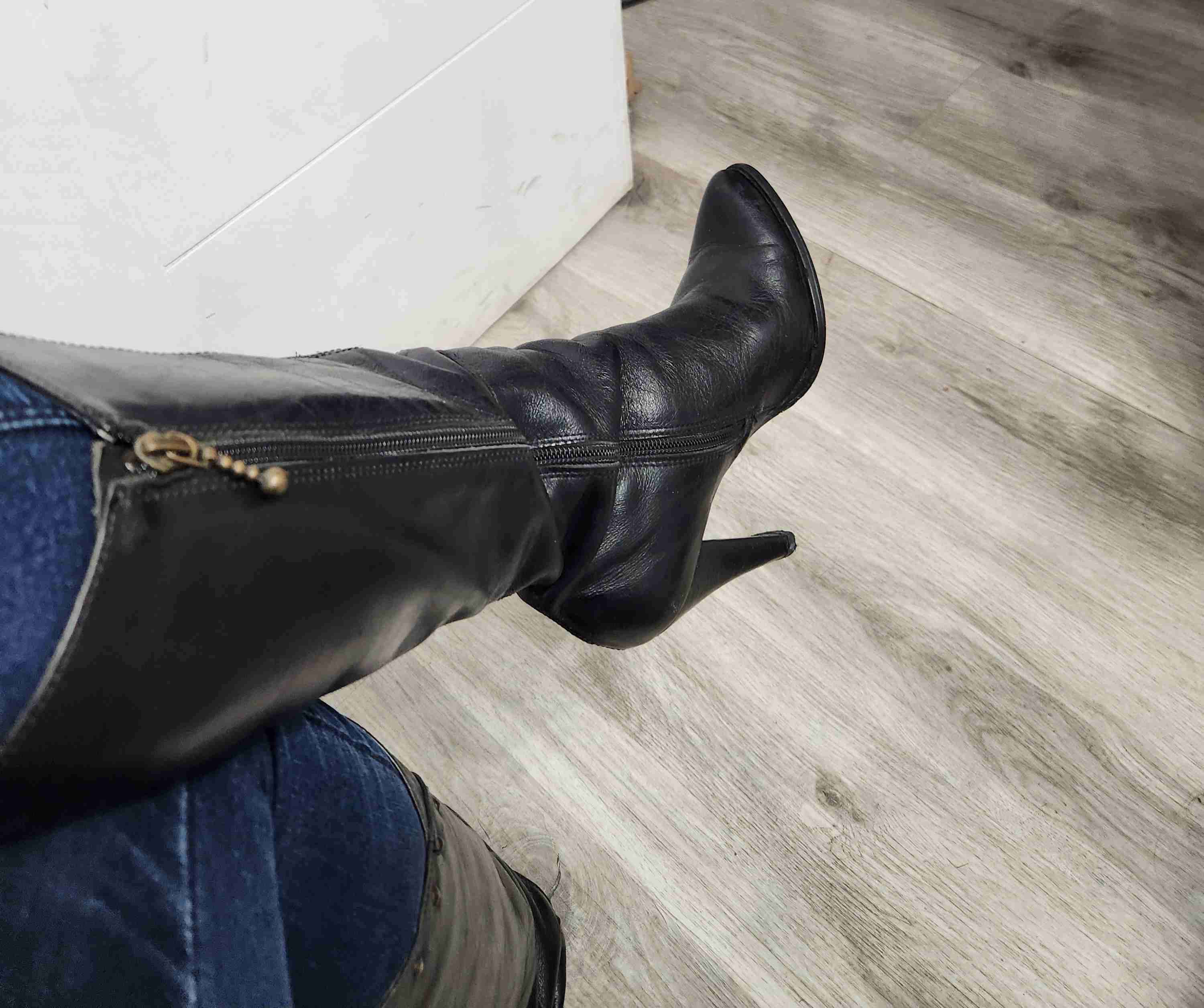 Botines negros con tachas - 2