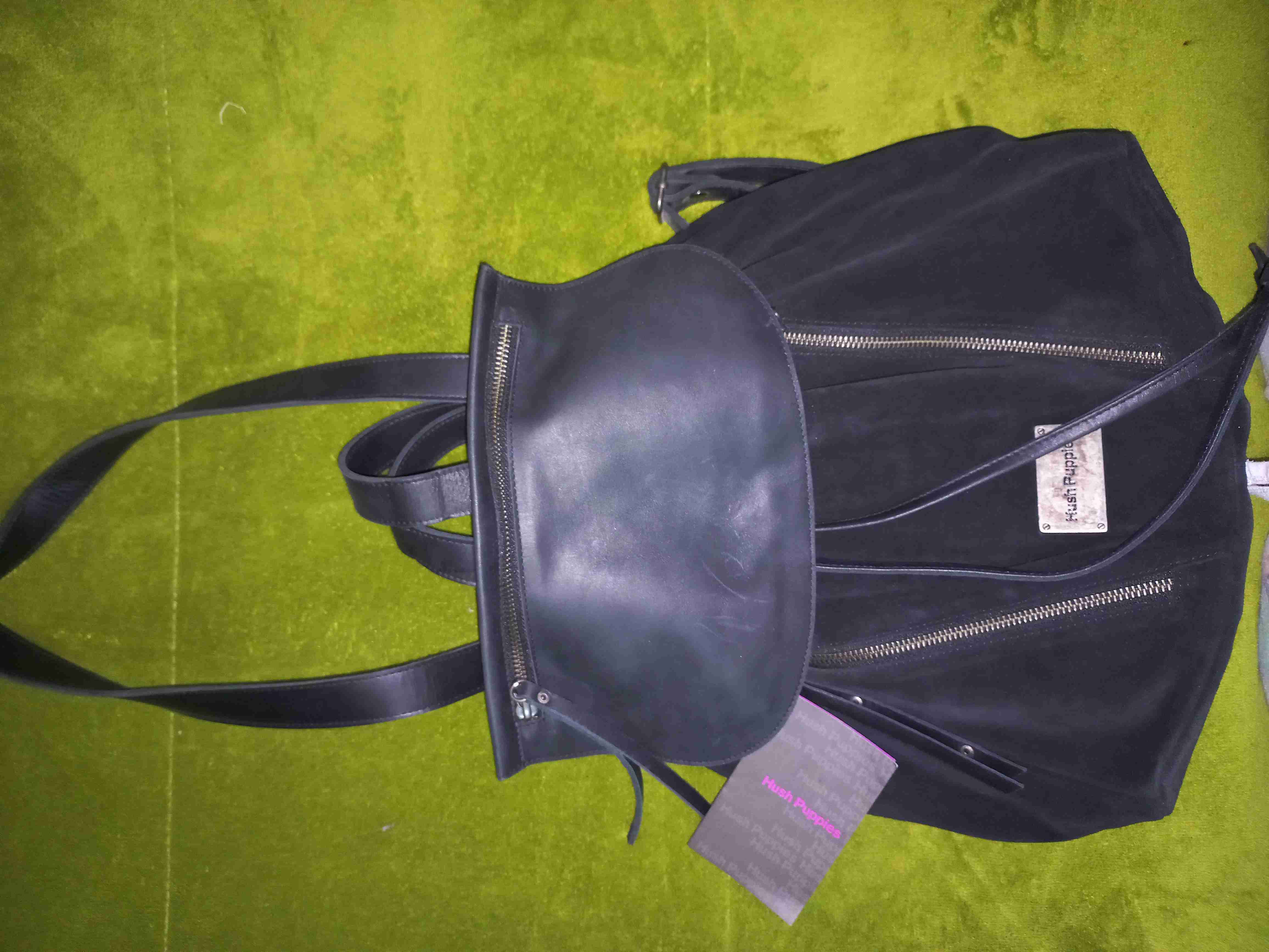 Mochila negra con cierres - miniatura 1