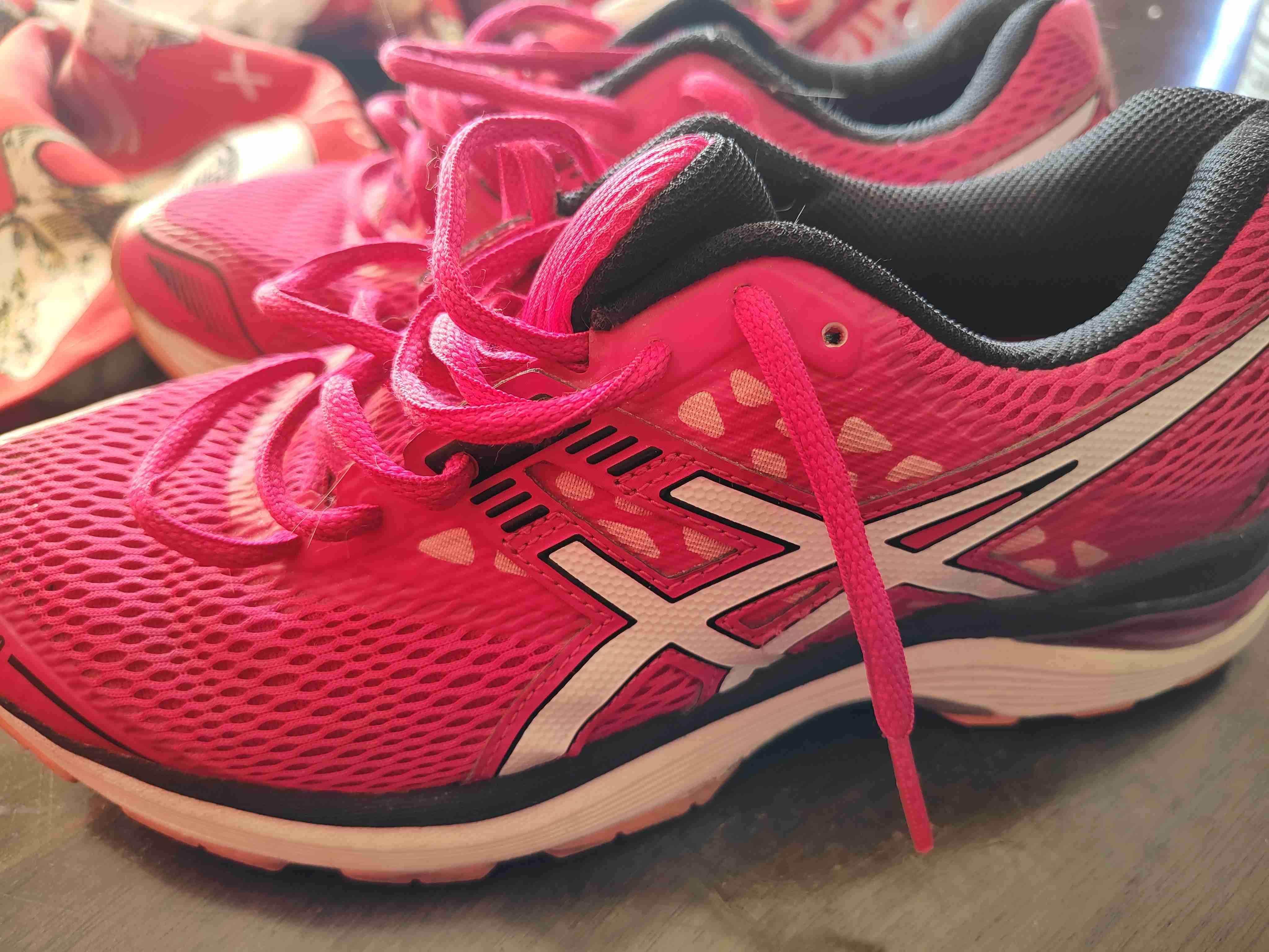 Zapatillas deportivas rosadas - miniatura 1