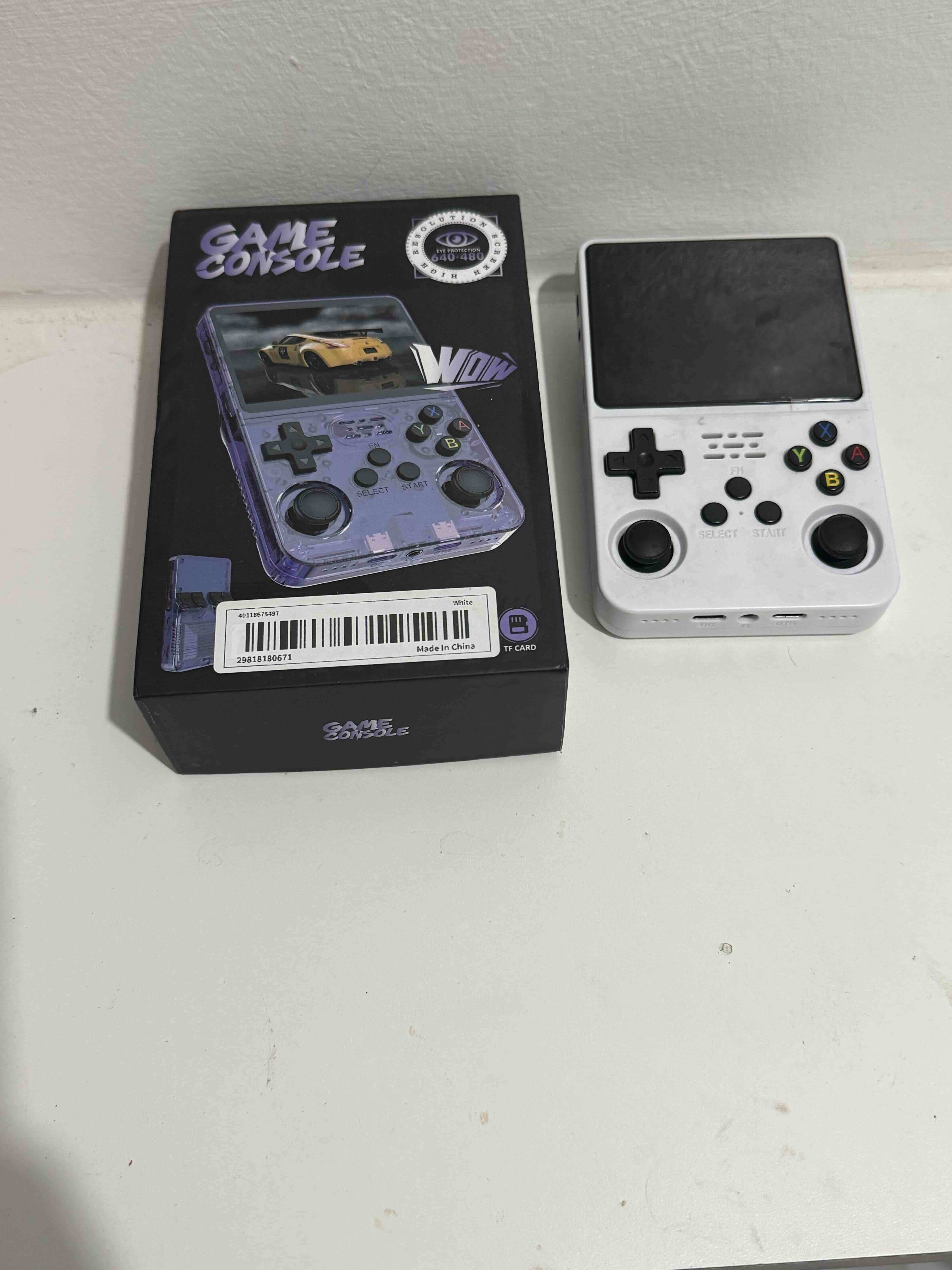 Consola portátil blanca para juegos retro - miniatura 5