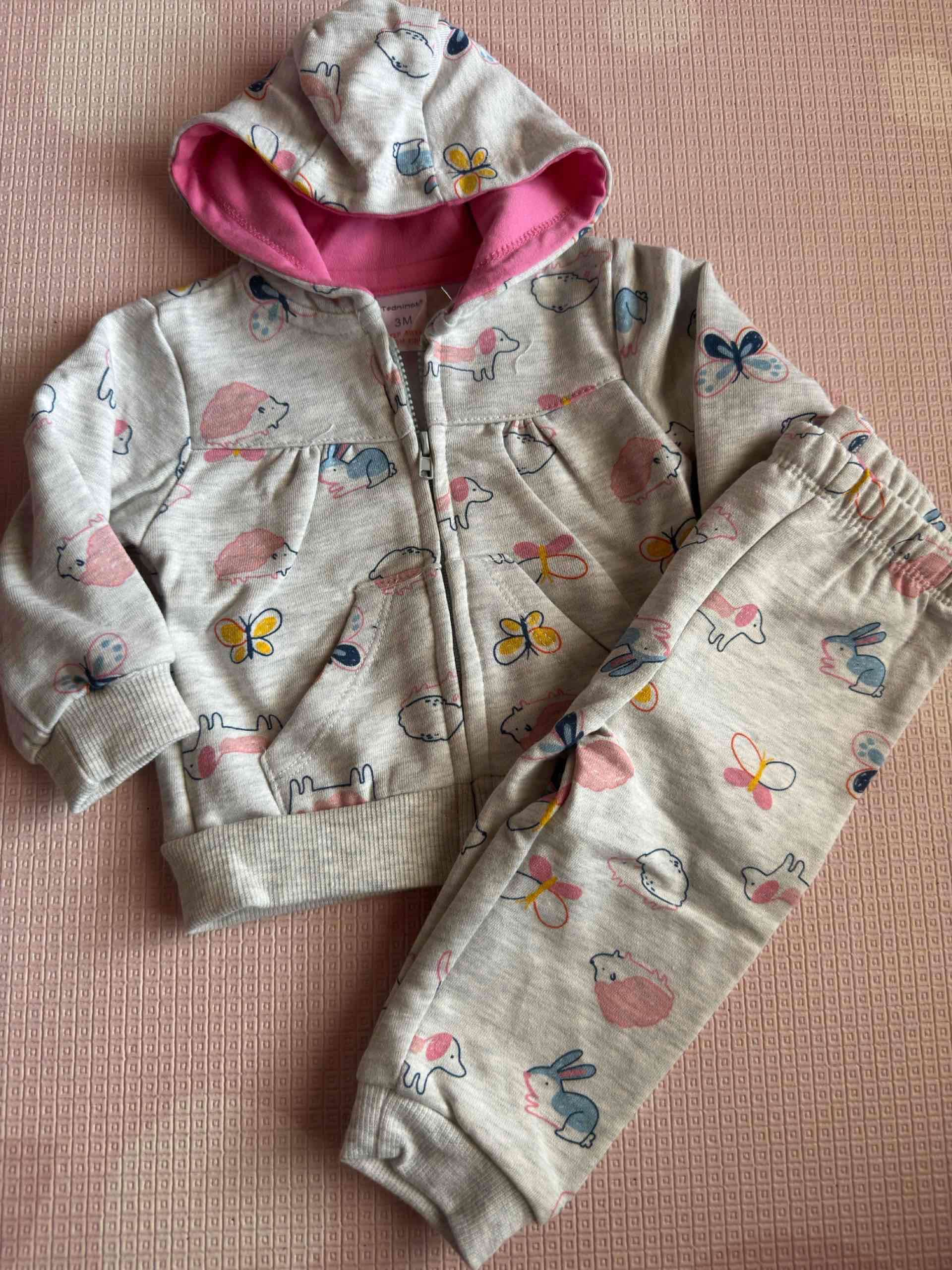 Conjunto infantil con capucha y estampado - 1