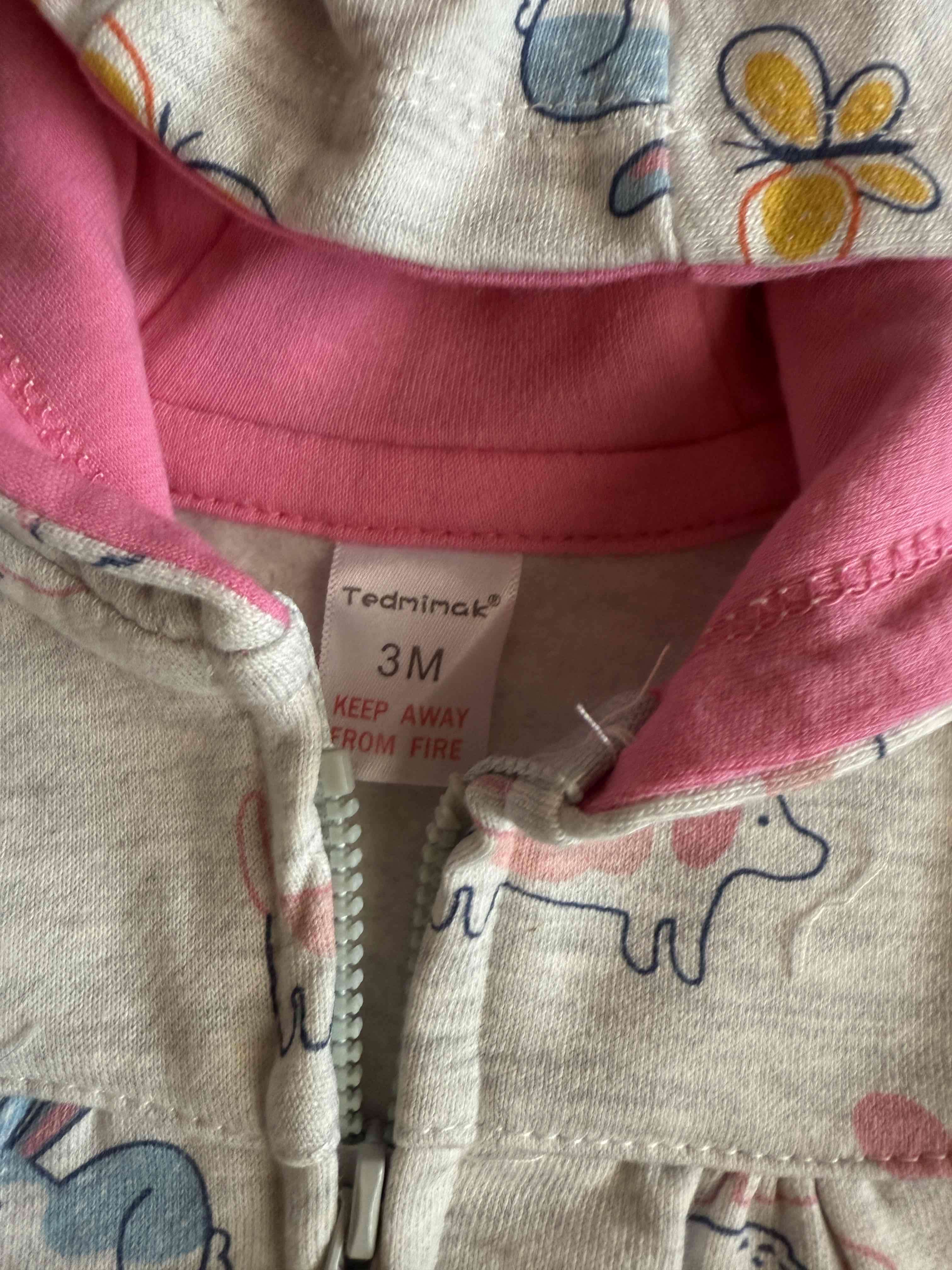 Conjunto infantil con capucha y estampado - 2