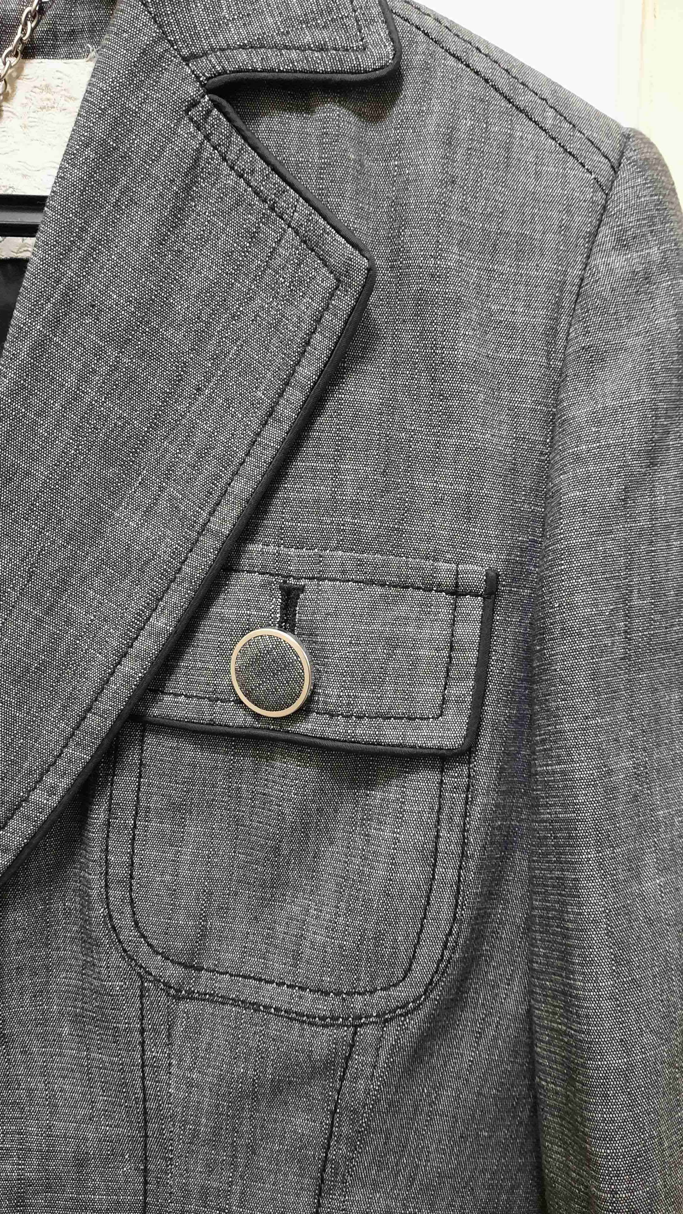 Blazer gris elegante para mujer - miniatura 4