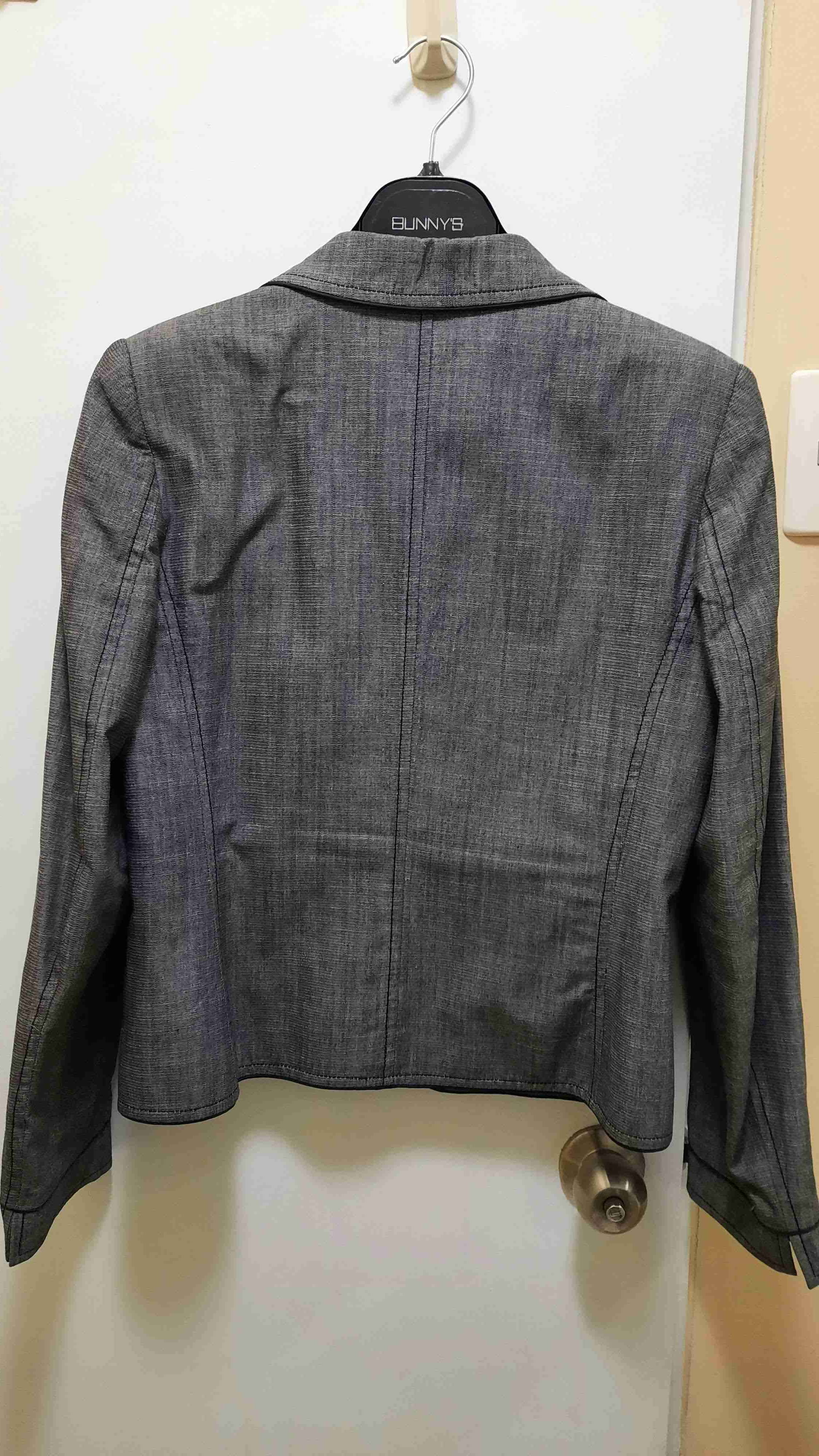 Blazer gris elegante para mujer - miniatura 5