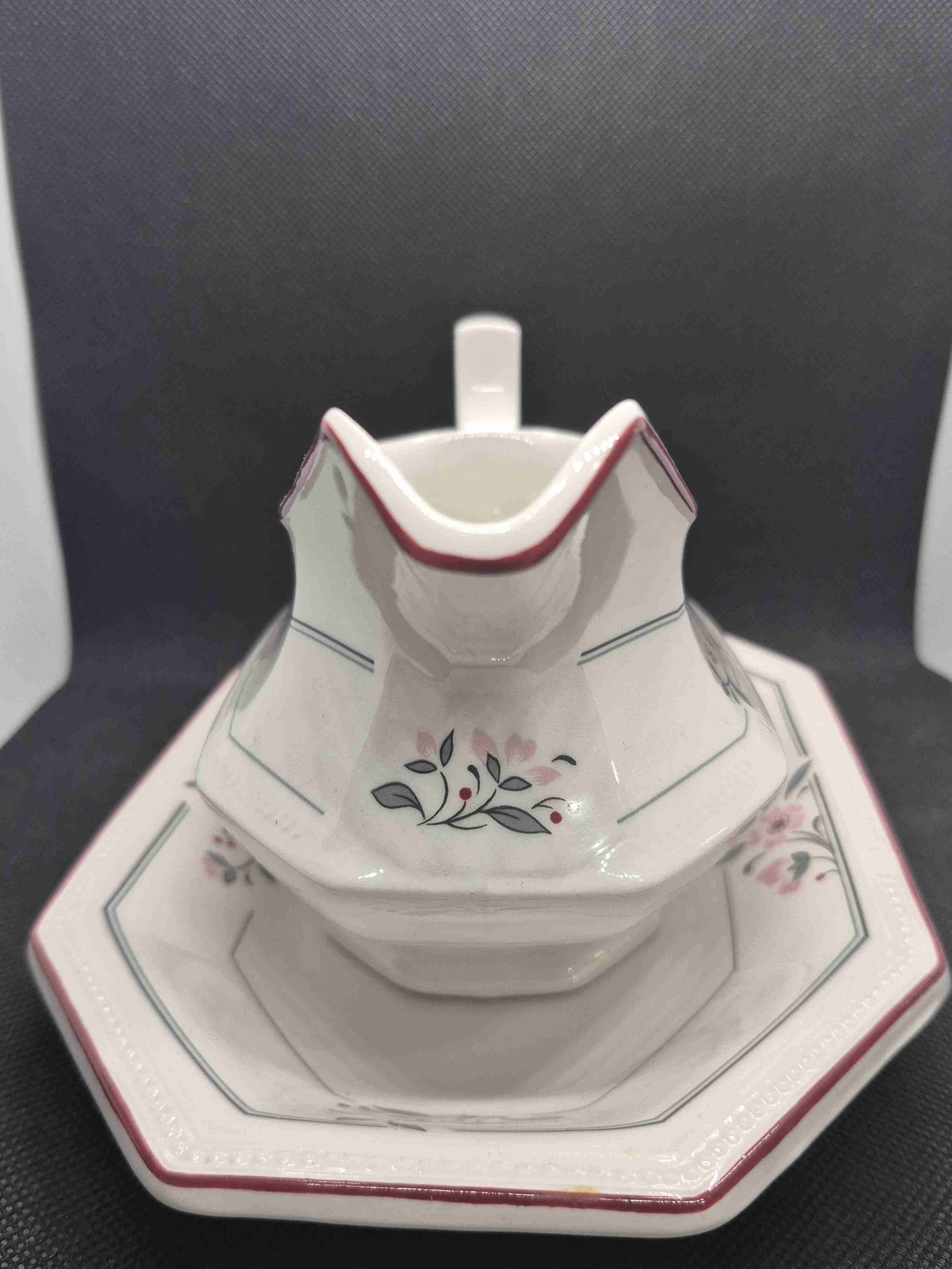 Elegante Salsera. - miniatura 3