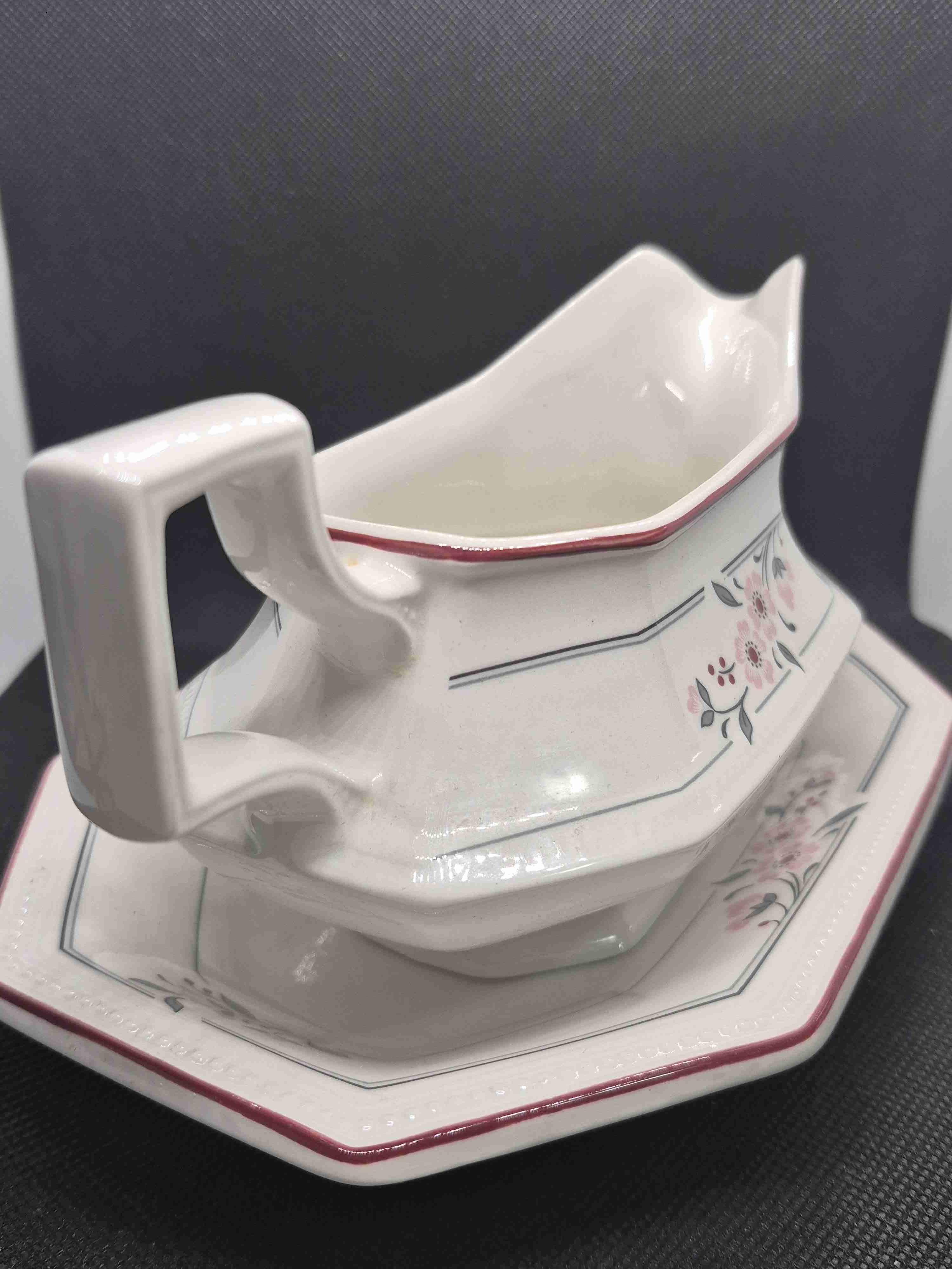 Elegante Salsera. - miniatura 4