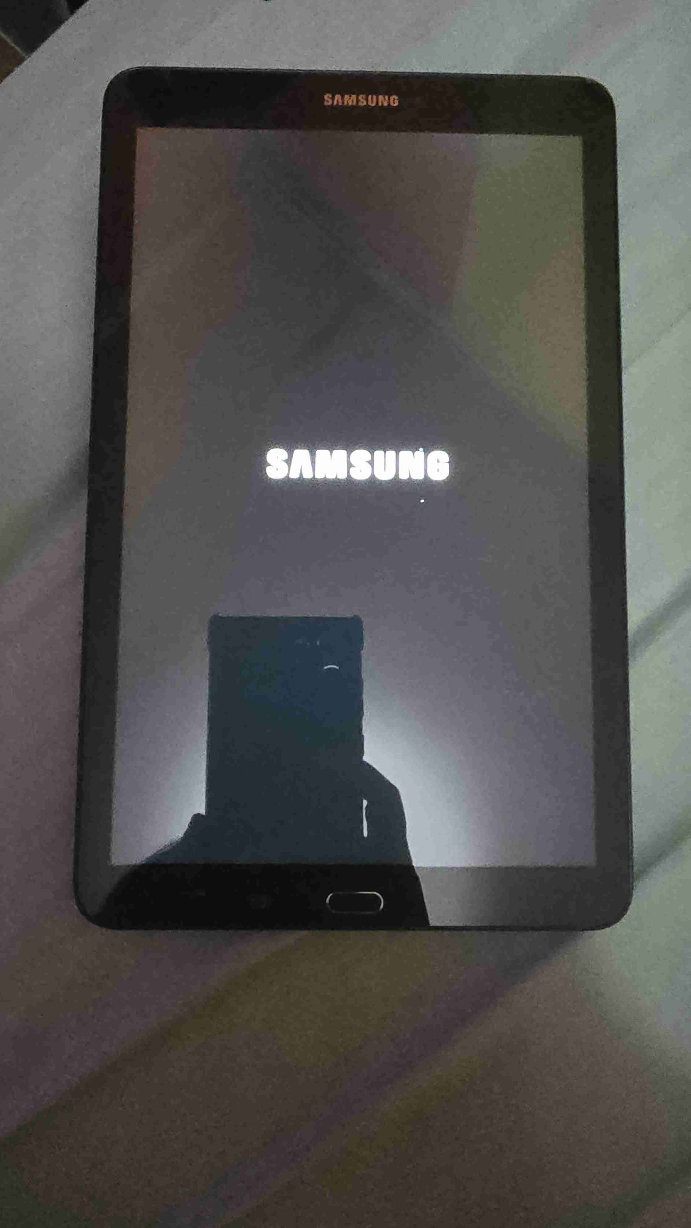 Tablet Samsung pantalla grande - miniatura 2