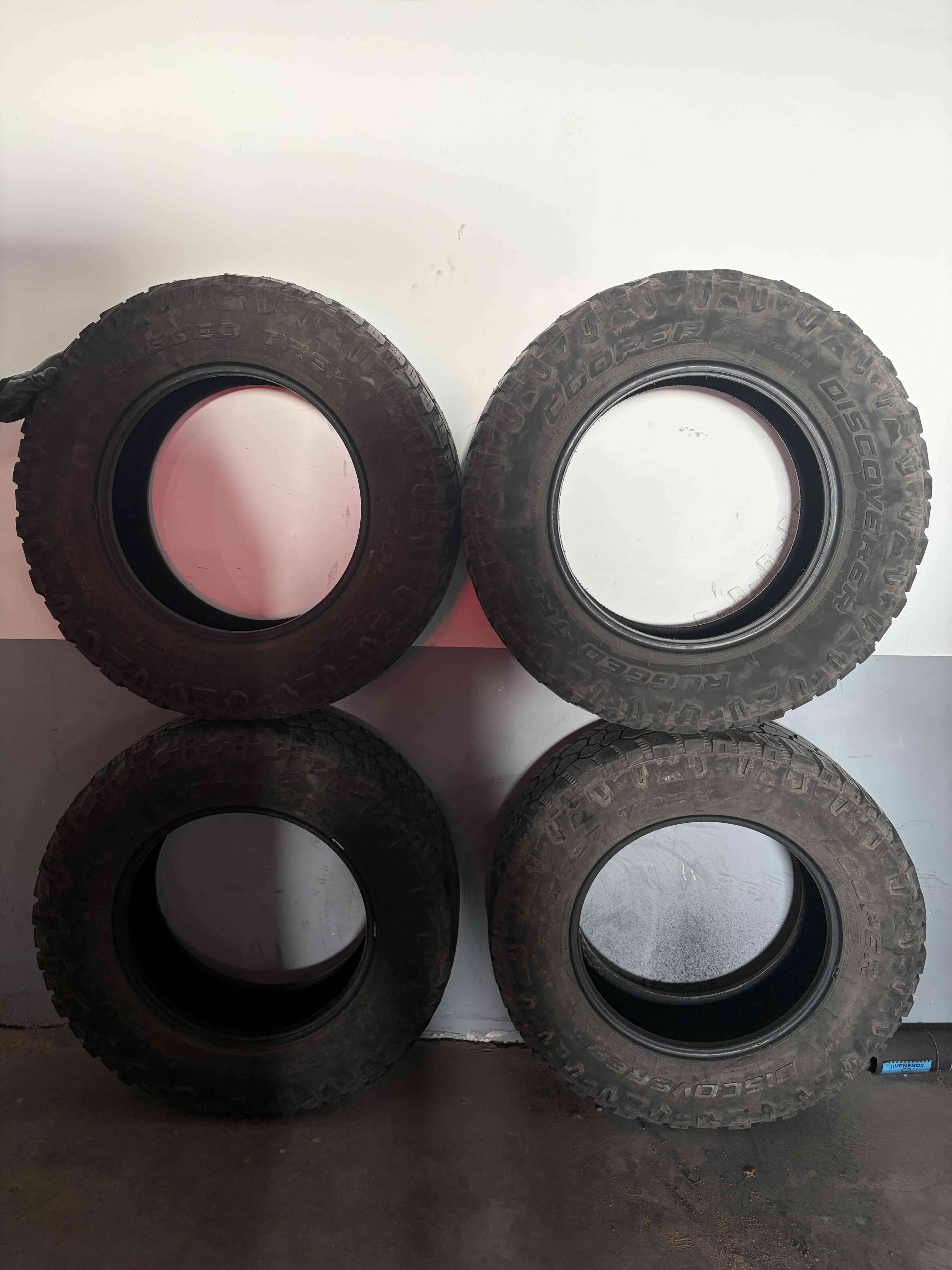 Neumáticos LT275/65R18 Cooper Discoverer Rugged Tr - miniatura 4