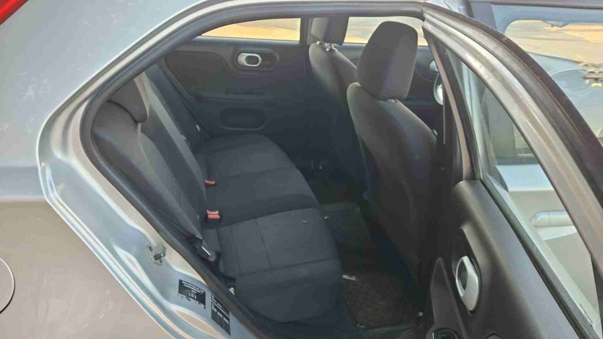 Auto MG plateado en buen estado - miniatura 6