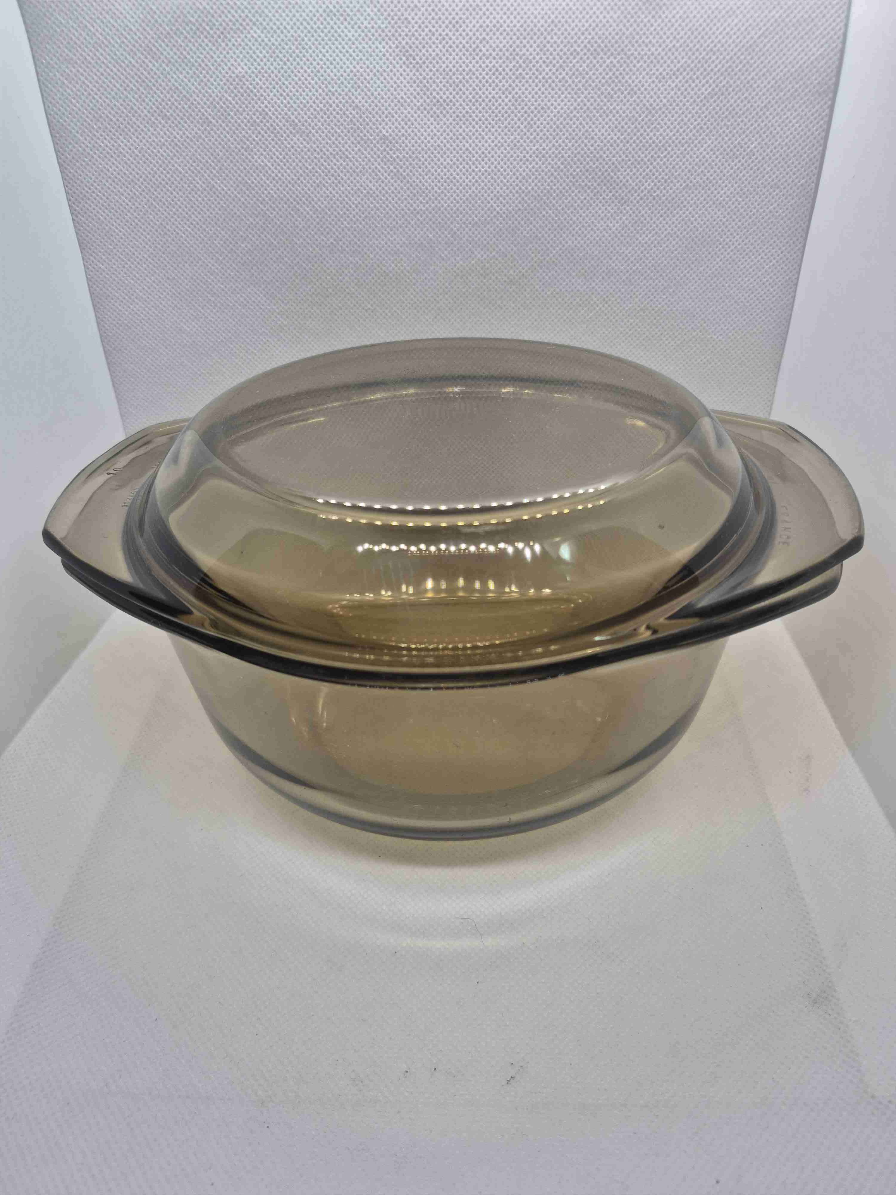 Fuente de vidrio con tapa - 1