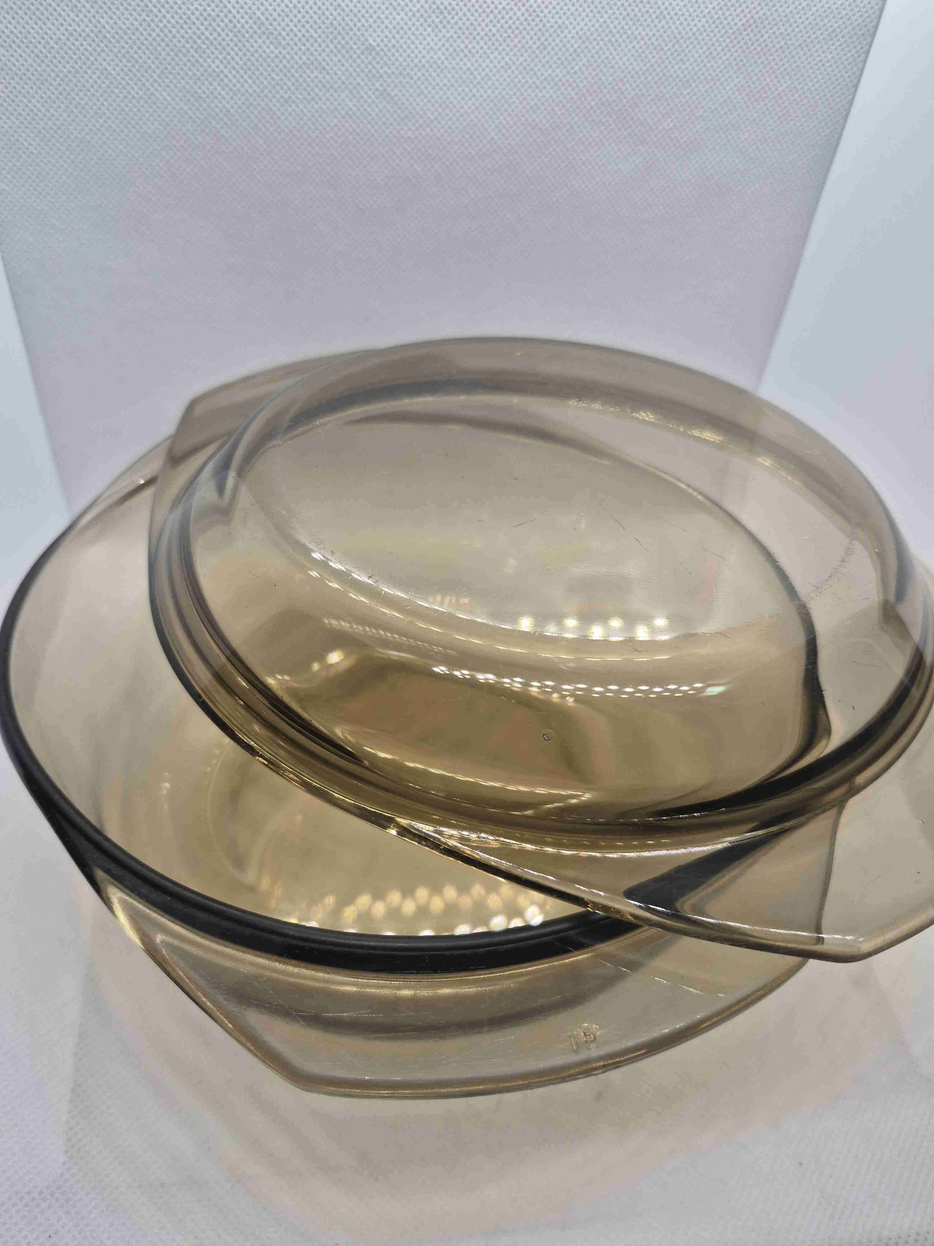 Fuente de vidrio con tapa - 3