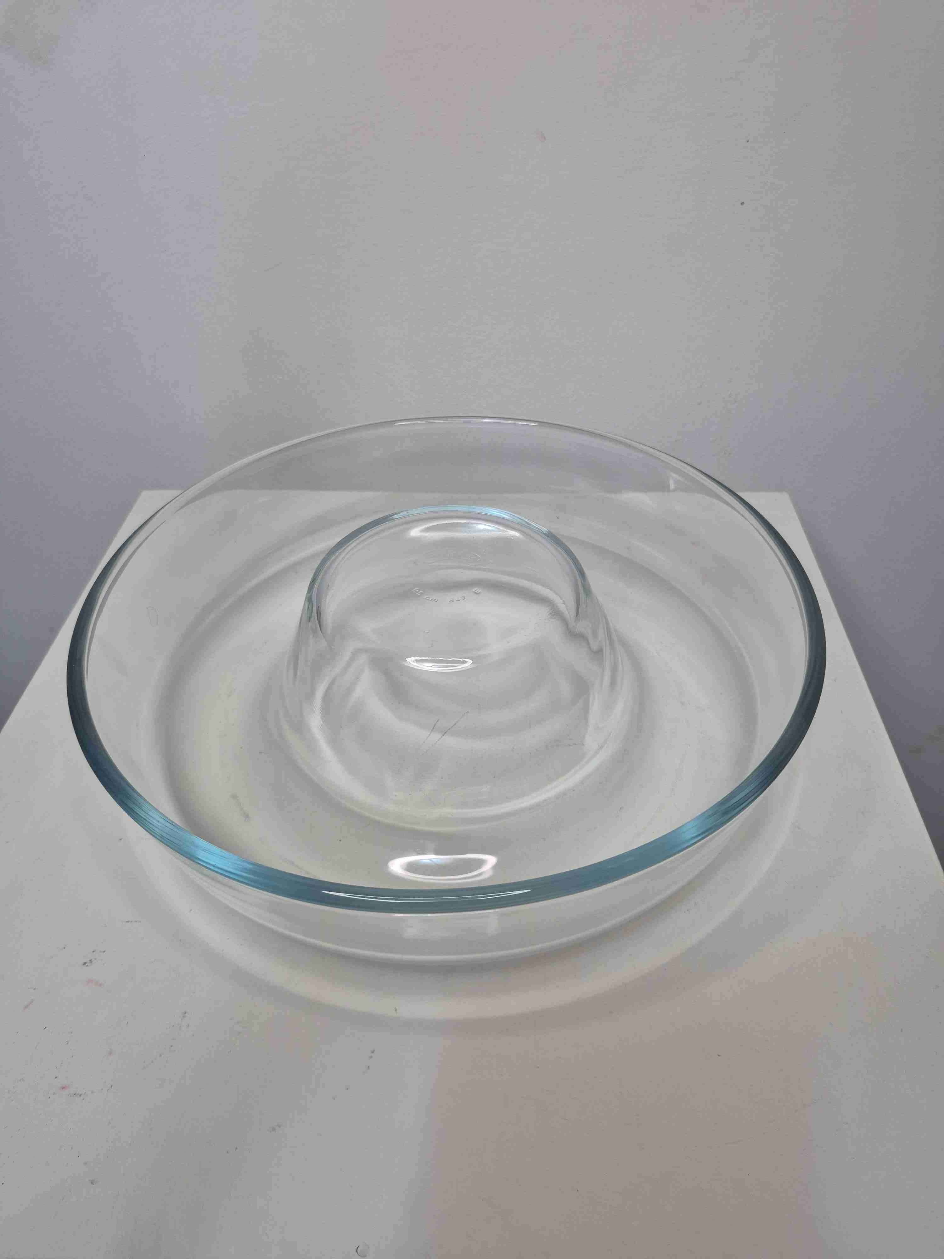 Fuente circular de vidrio - 1