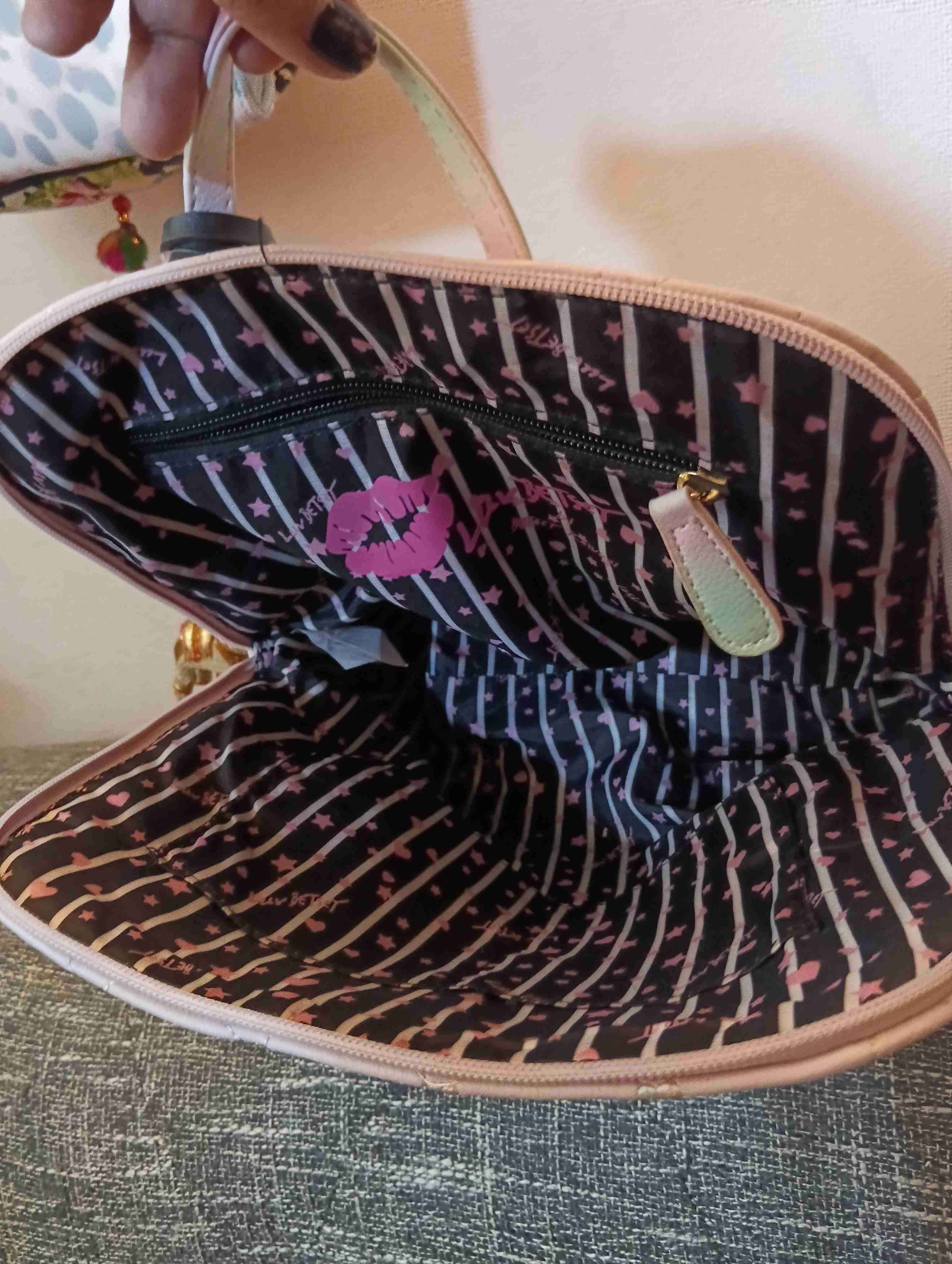 Mochila acolchada beige con aplique - miniatura 4