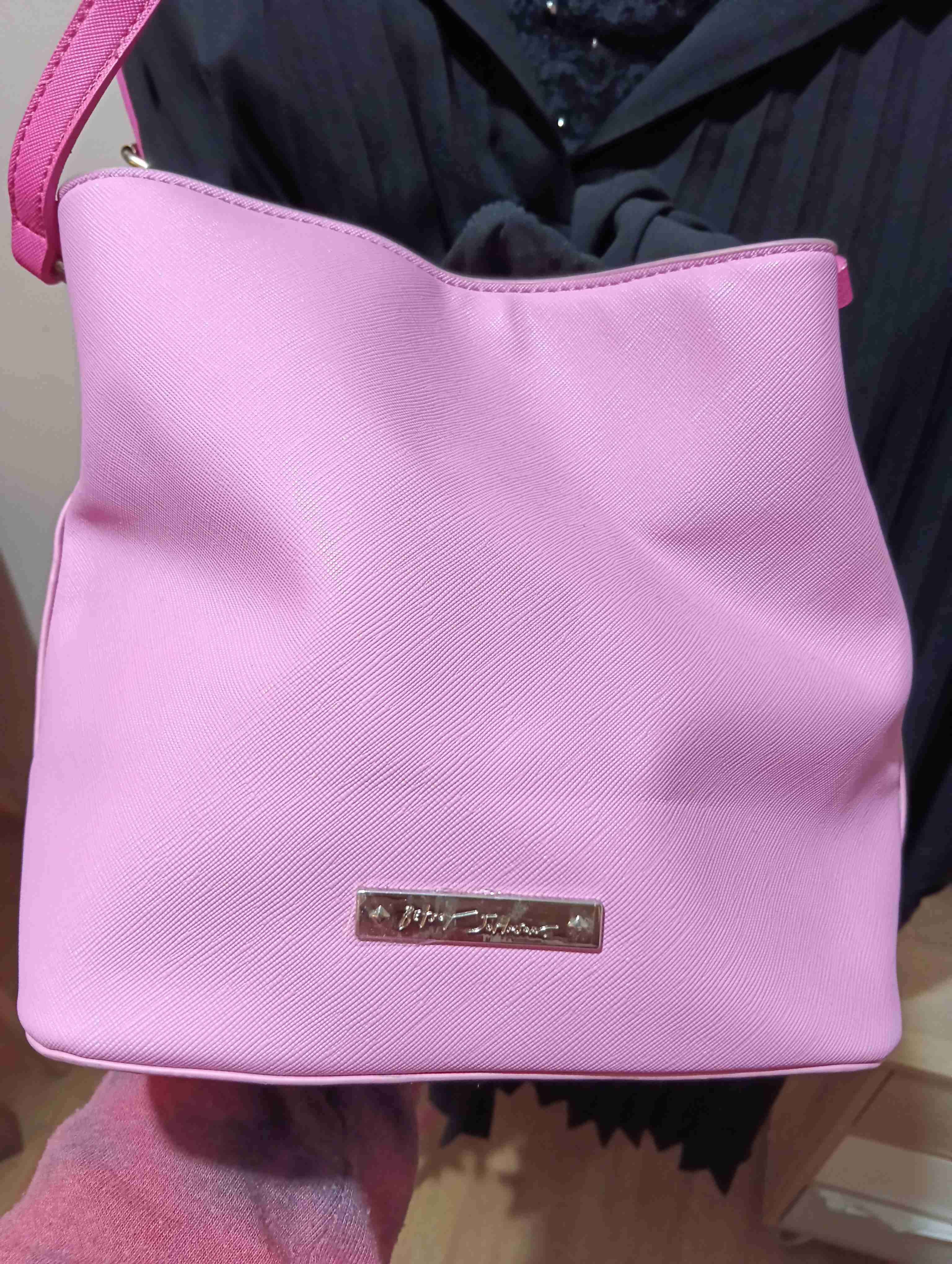 Bolso rosa con cadena decorativa - miniatura 2