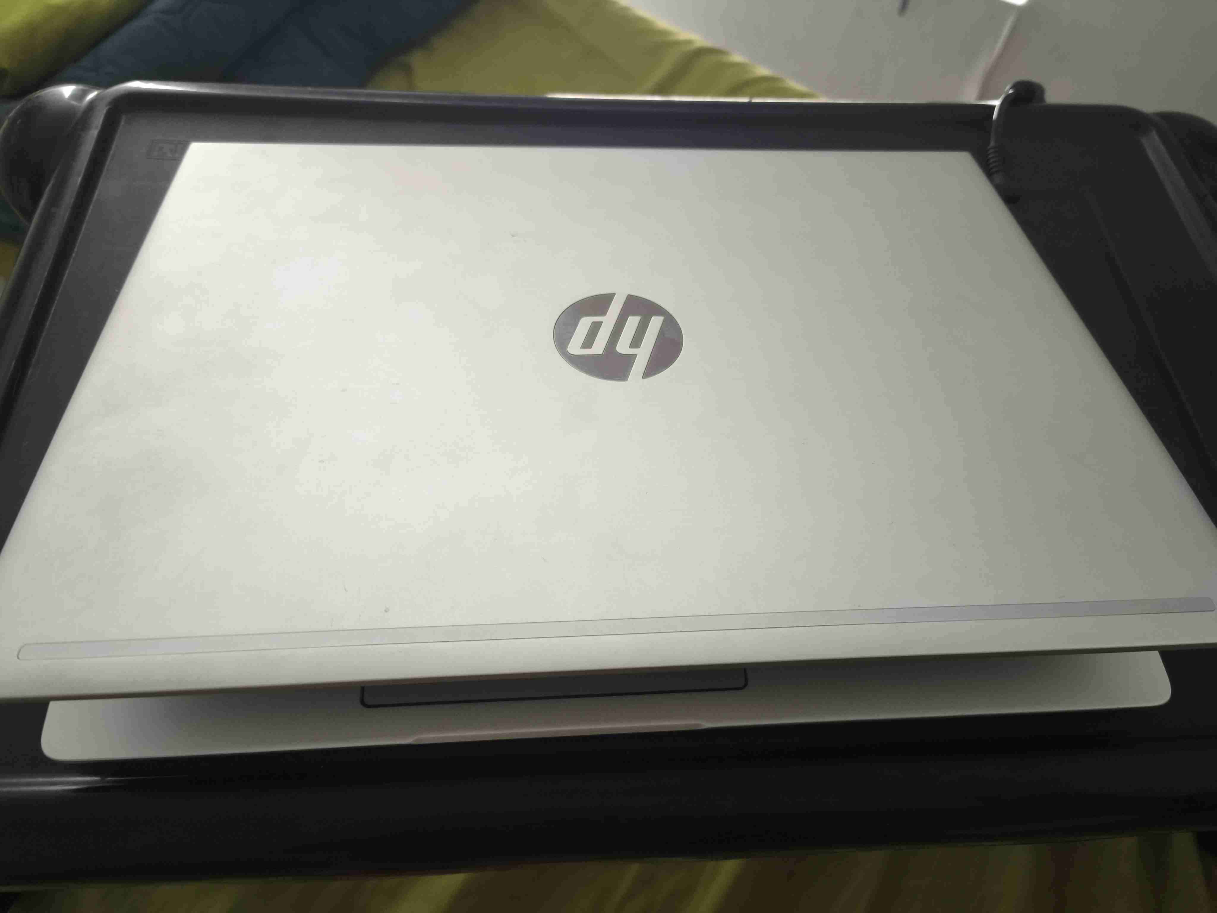 Laptop HP ProBook 440 G6 i7 - miniatura 2