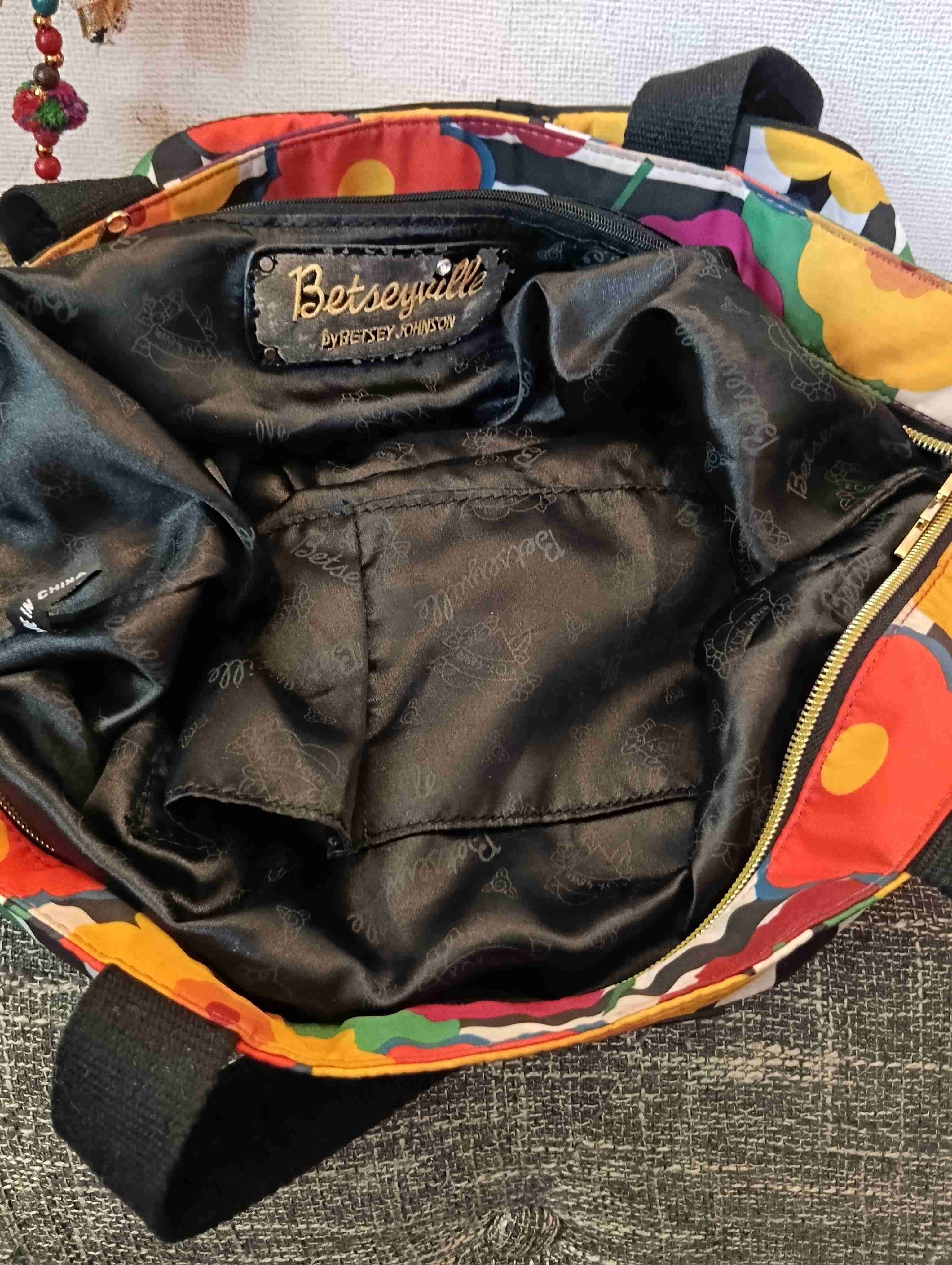 Tote floreado Betsey Johnson - miniatura 5