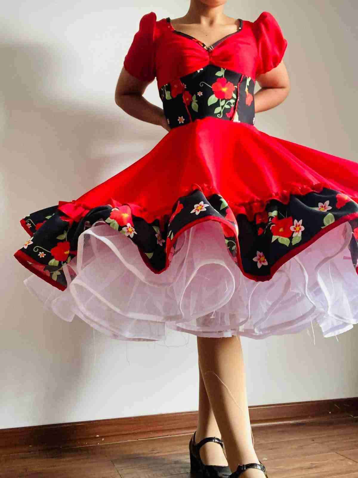 Vestido de cueca y falsos - miniatura 5