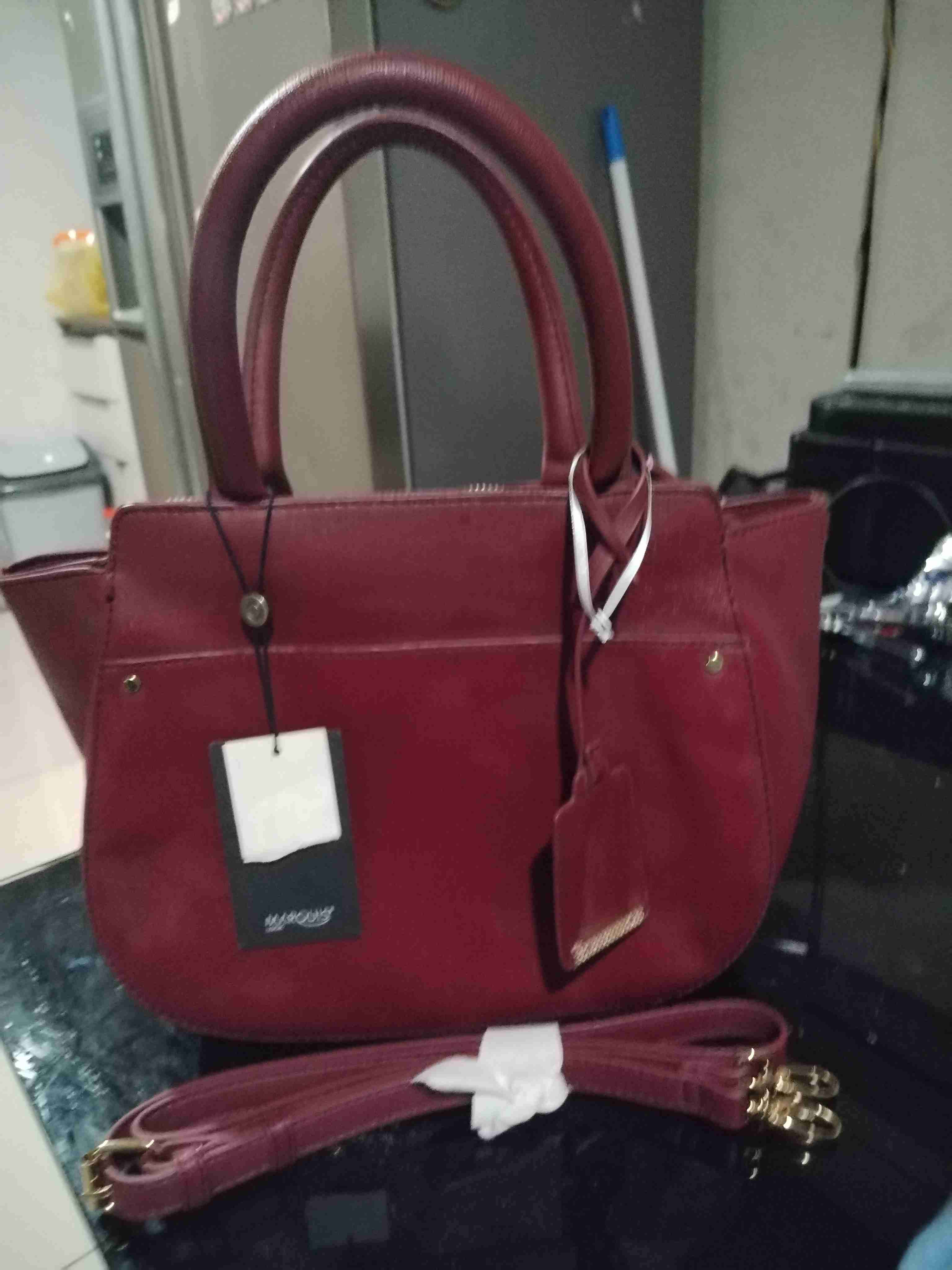 Cartera burdeos con etiquetas - miniatura 2