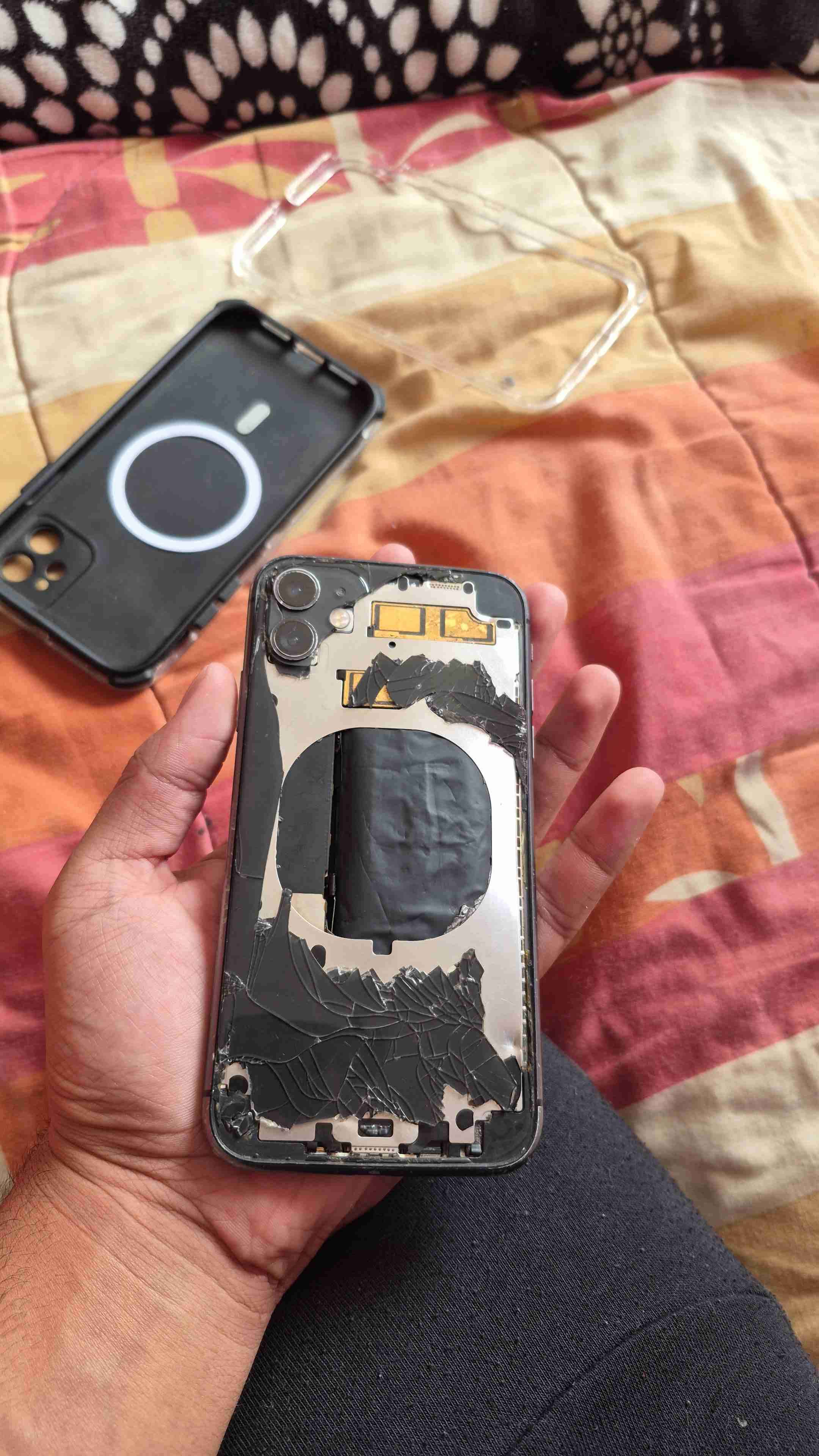 Smartphone con rayones - miniatura 2