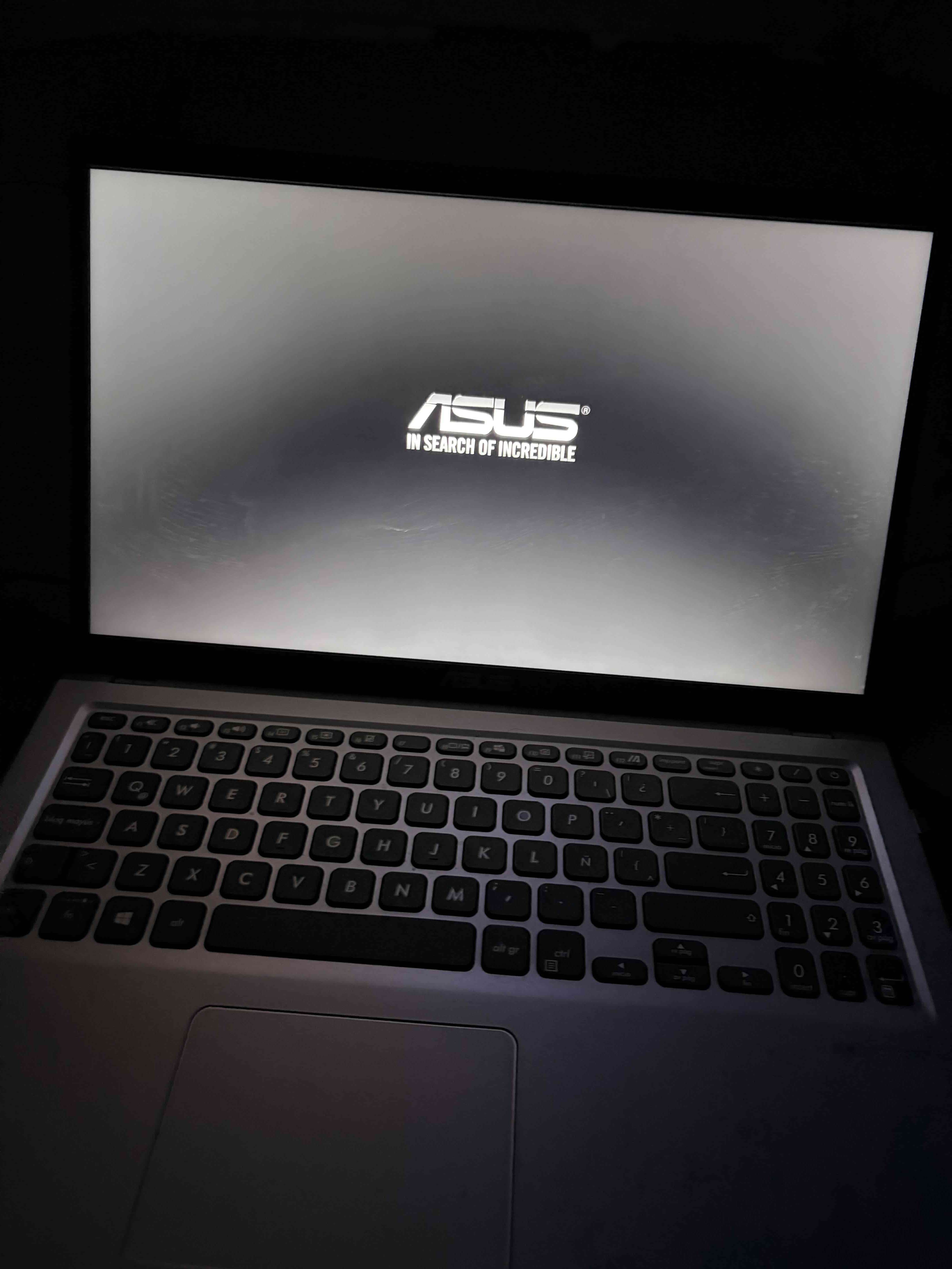 Laptop ASUS vivobook 15 X515FAC en buen estado - miniatura 1