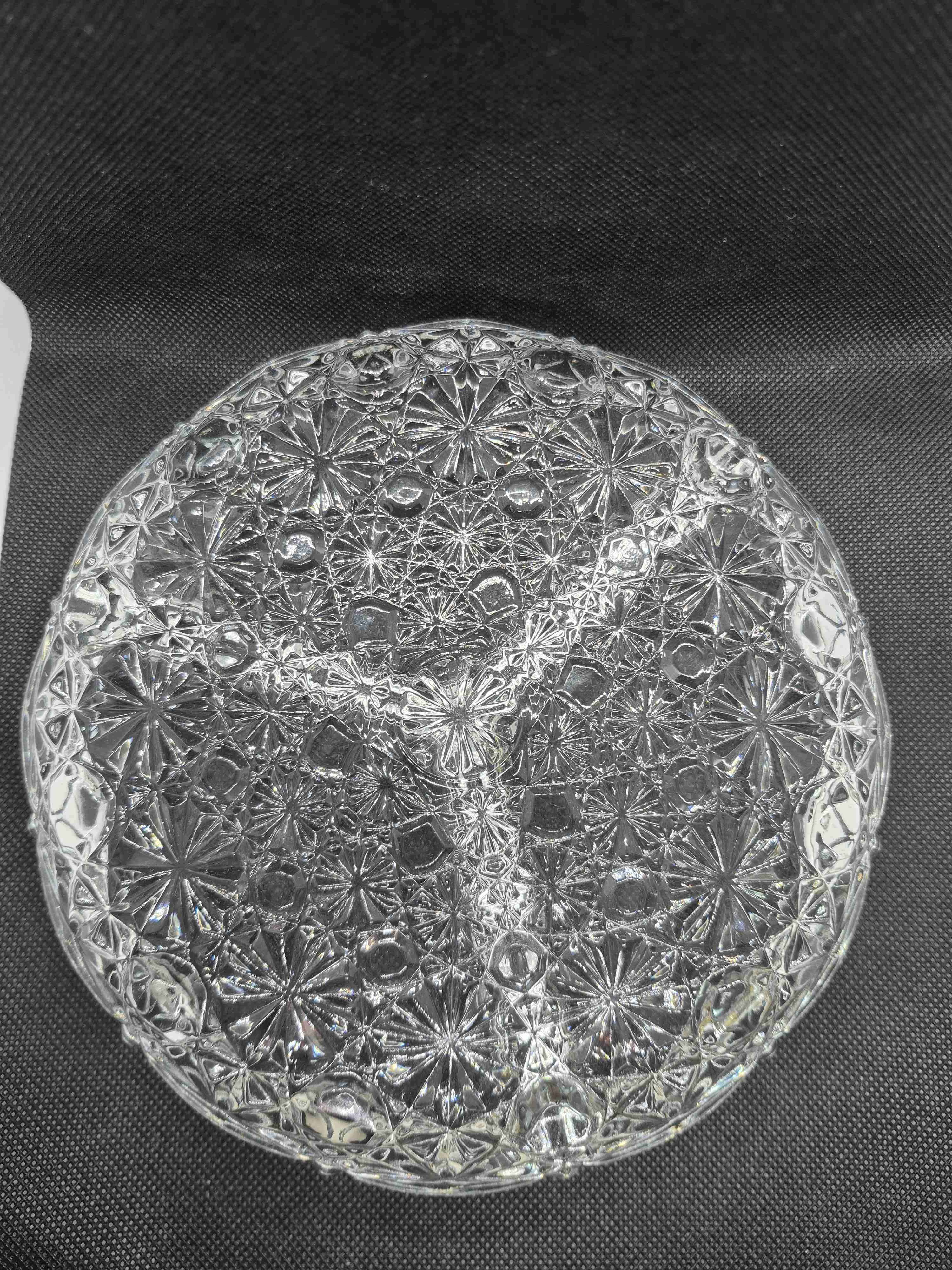 Plato surtidor de vidrio tallado - 3