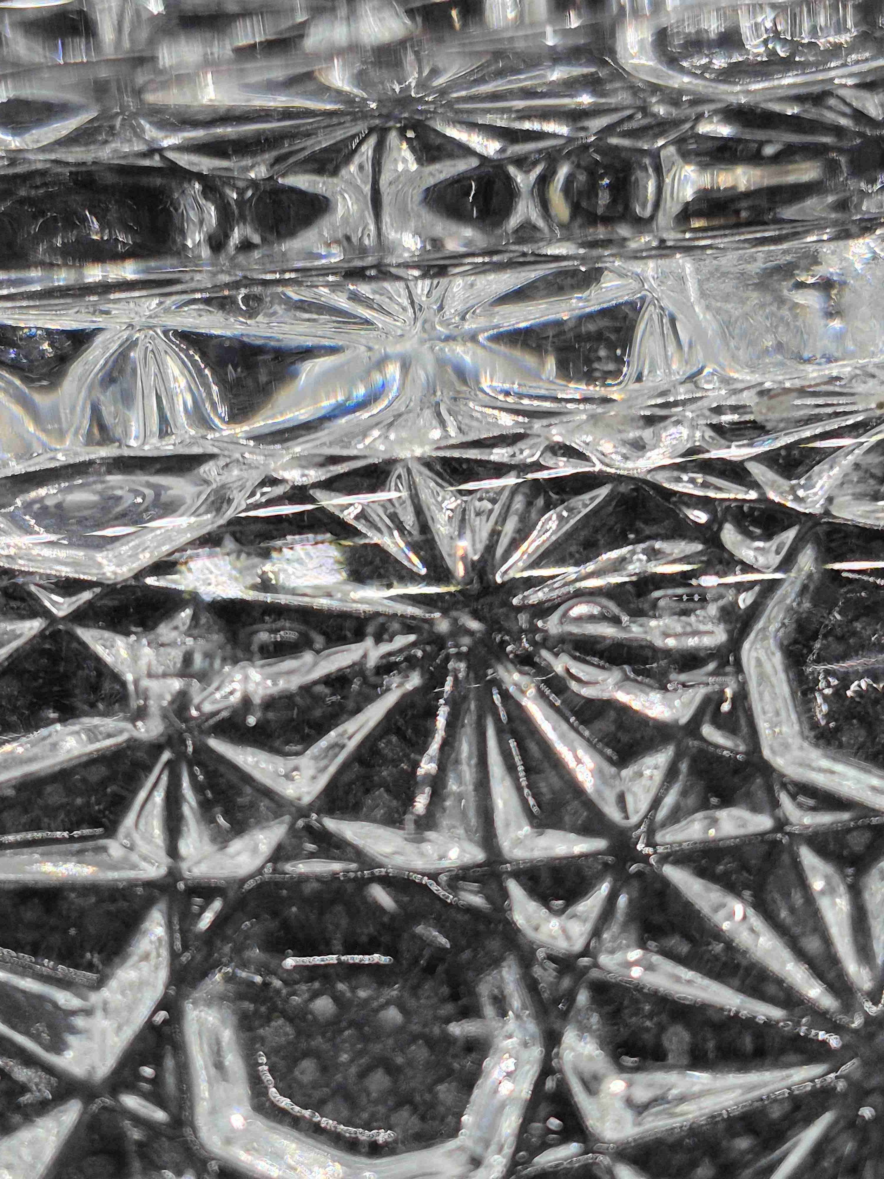 Plato surtidor de vidrio tallado - 6