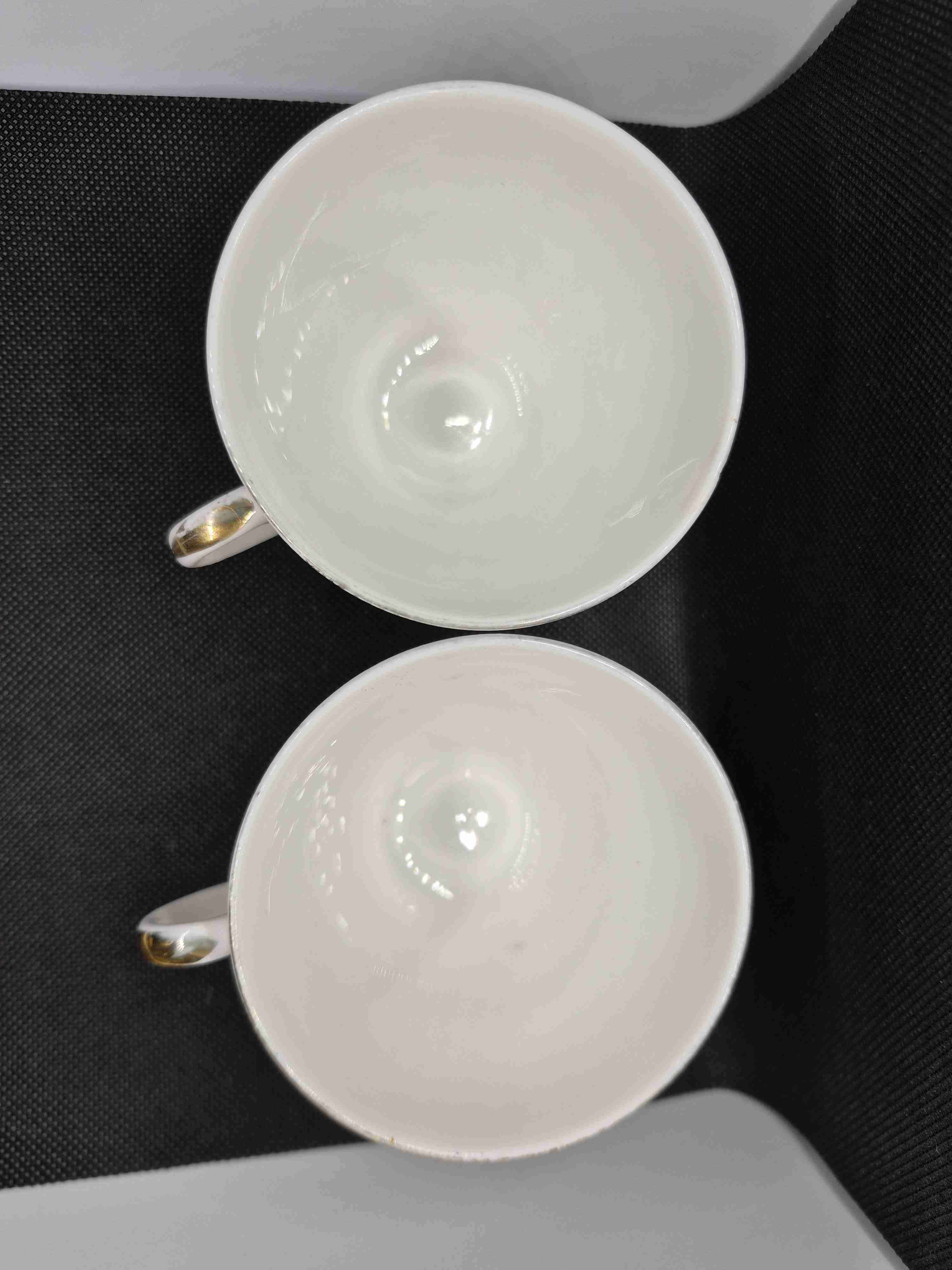 Dos tazas de té elegante - miniatura 3