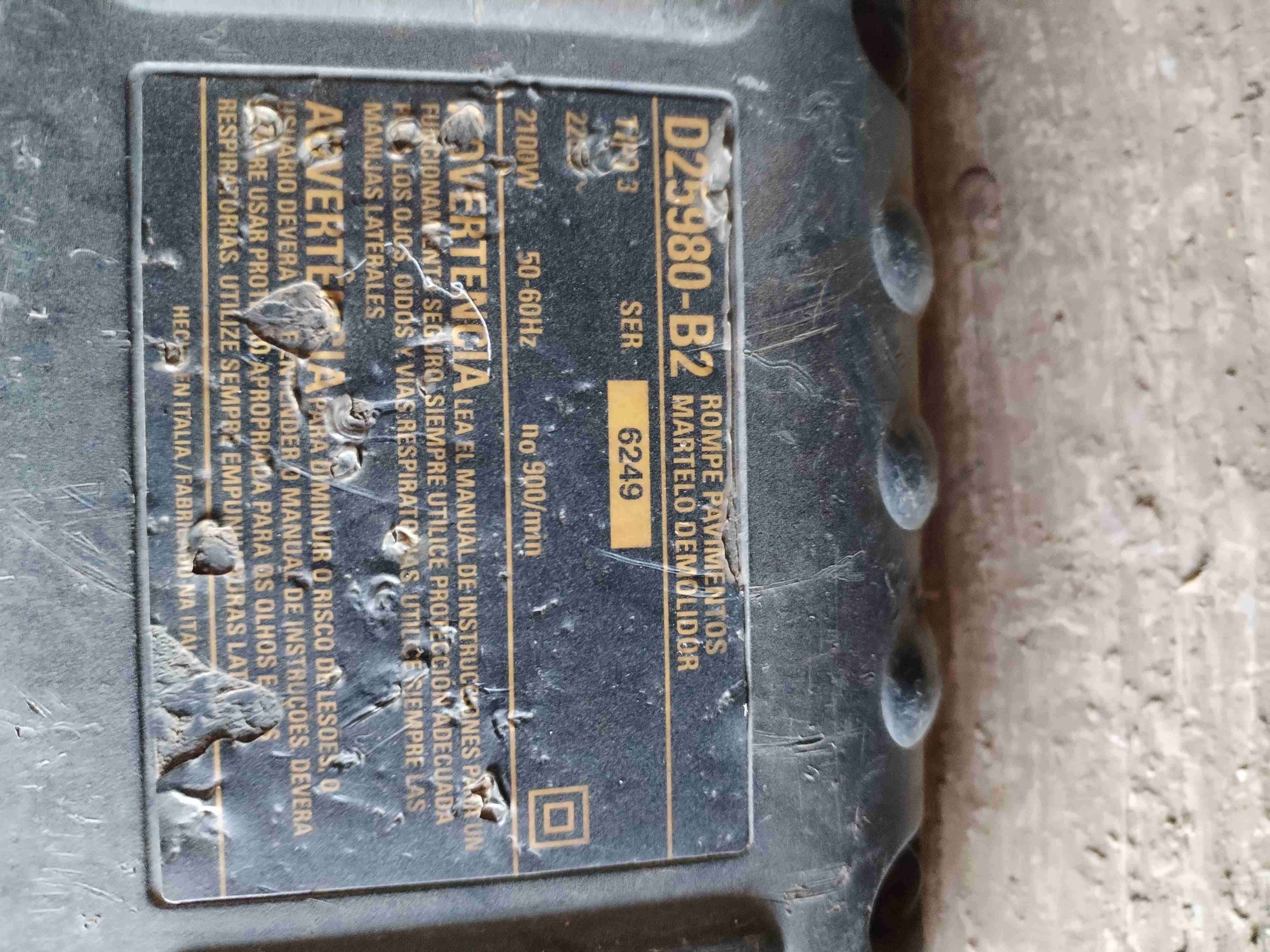 Martillo demoledor eléctrico usado - miniatura 2