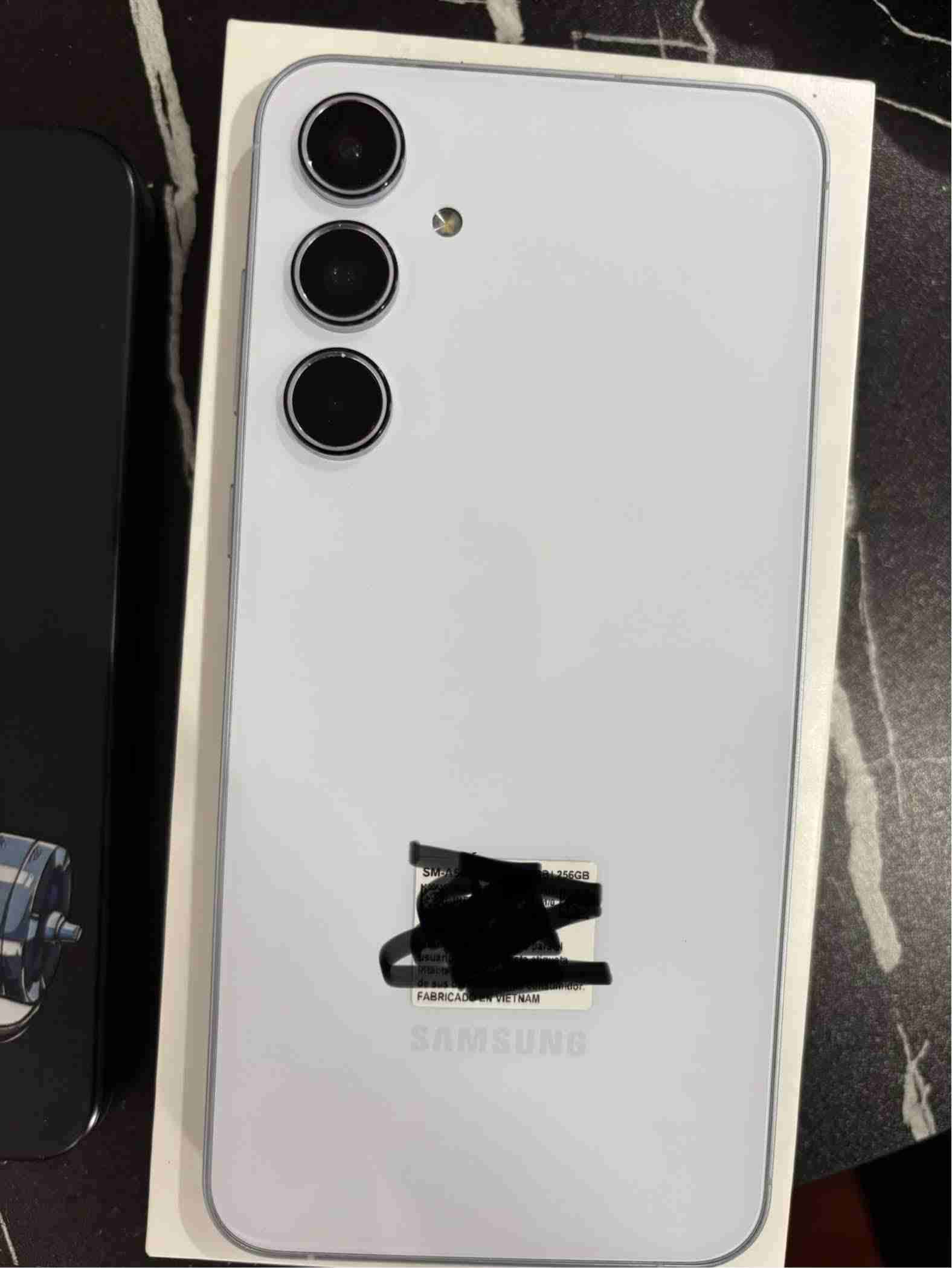 Samsung Galaxy A55 5G en caja - miniatura 2