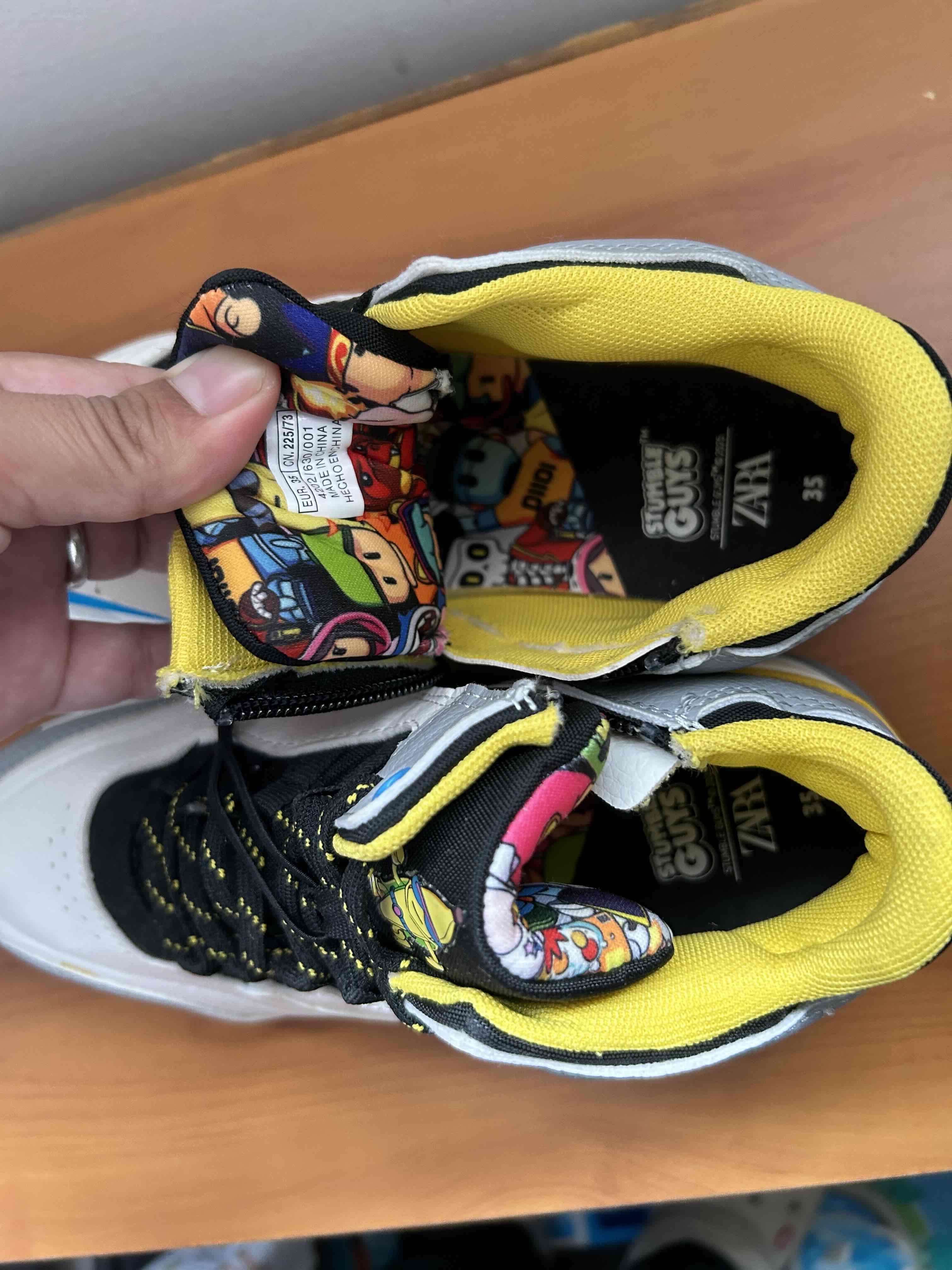 Zapatillas Stumble Guys blancas y amarillas - miniatura 2