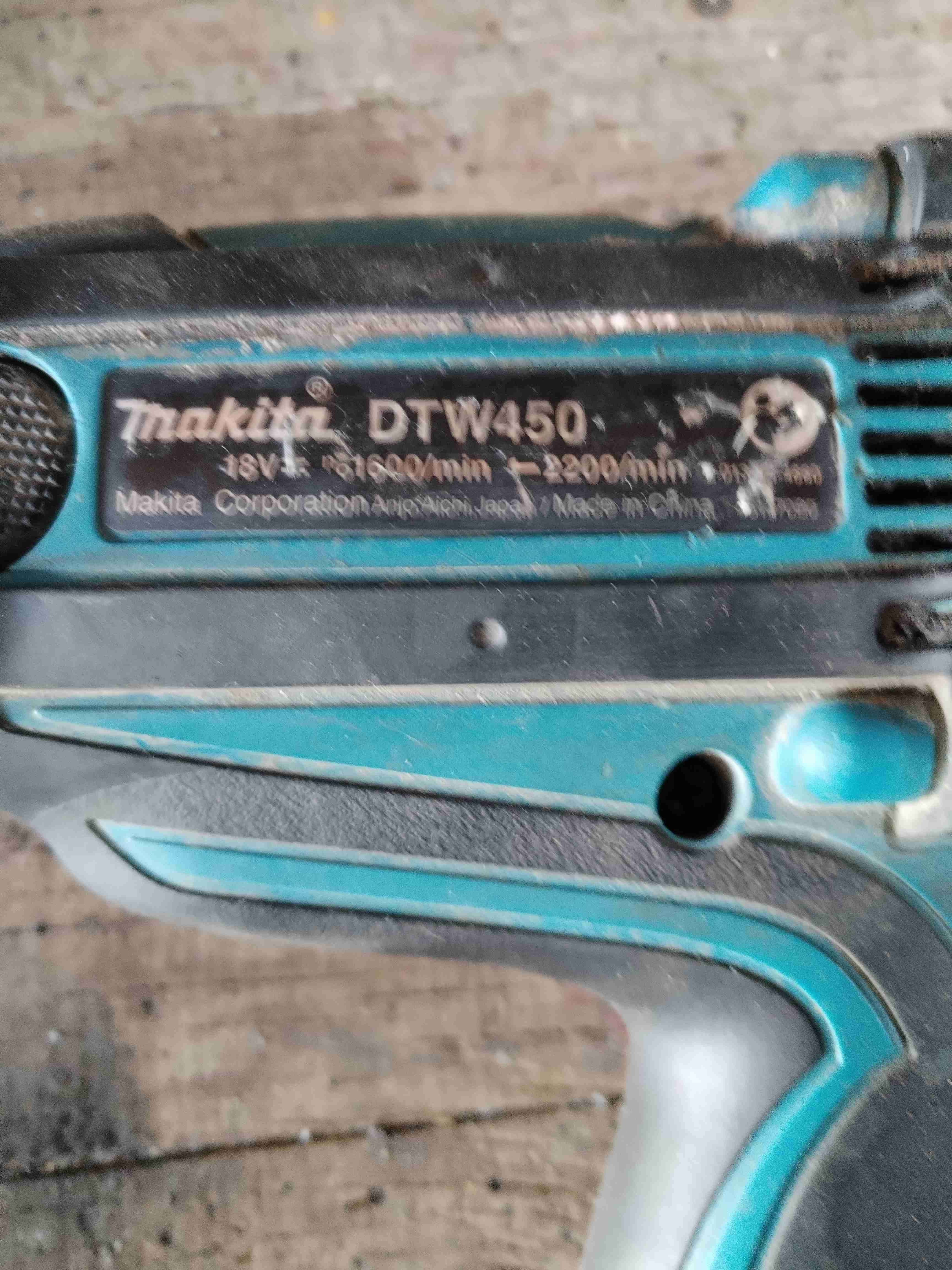 Taladro inalámbrico Makita con batería - miniatura 2