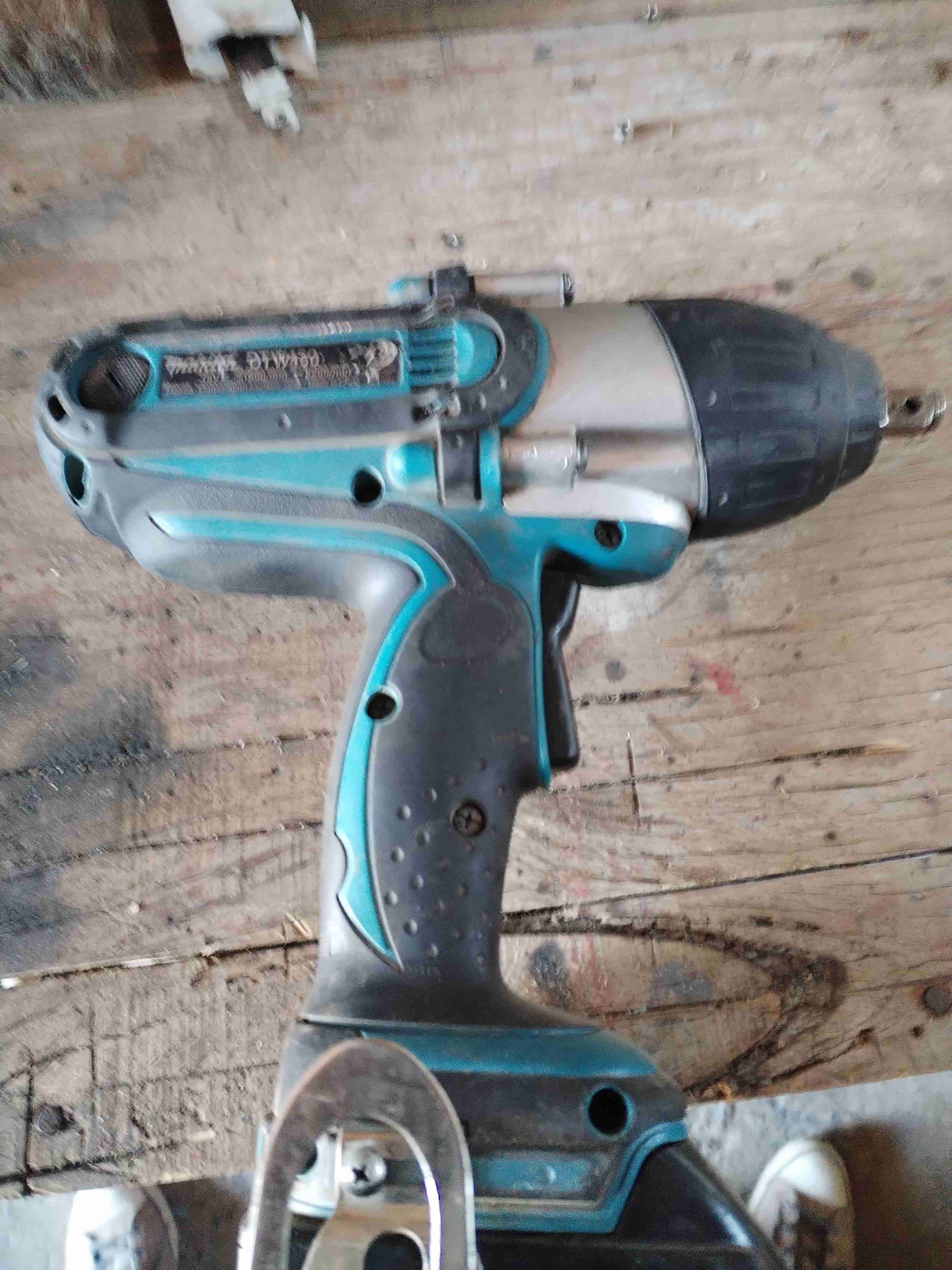 Taladro inalámbrico Makita con batería - miniatura 3