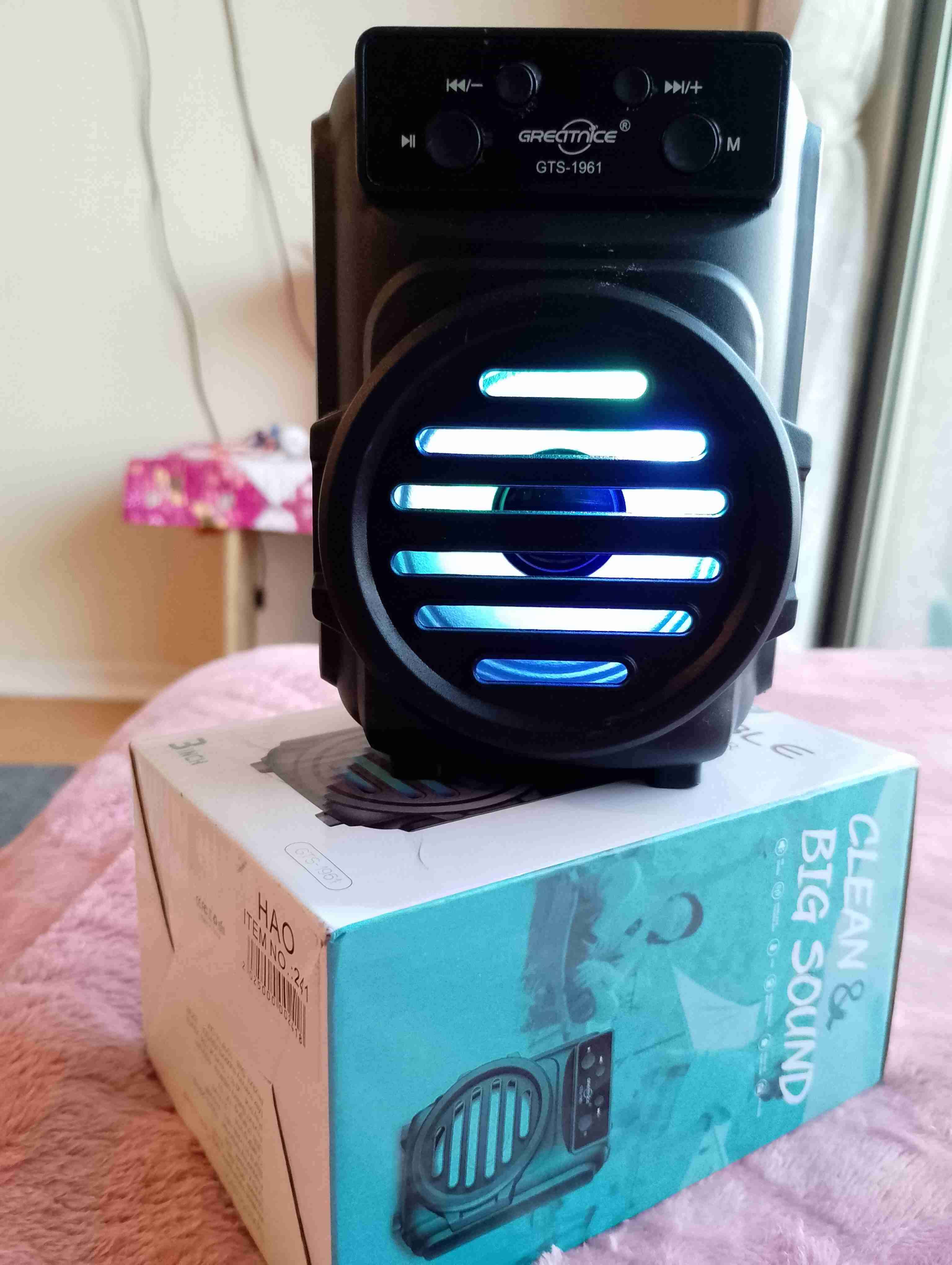 Parlante con luces LED