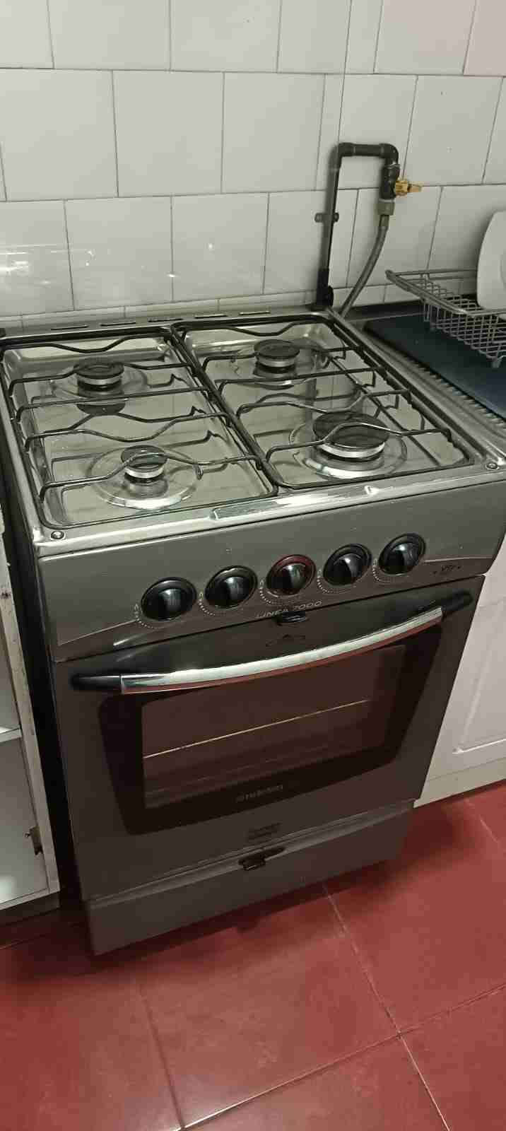 Cocina a gas de 4 quemadores - miniatura 1