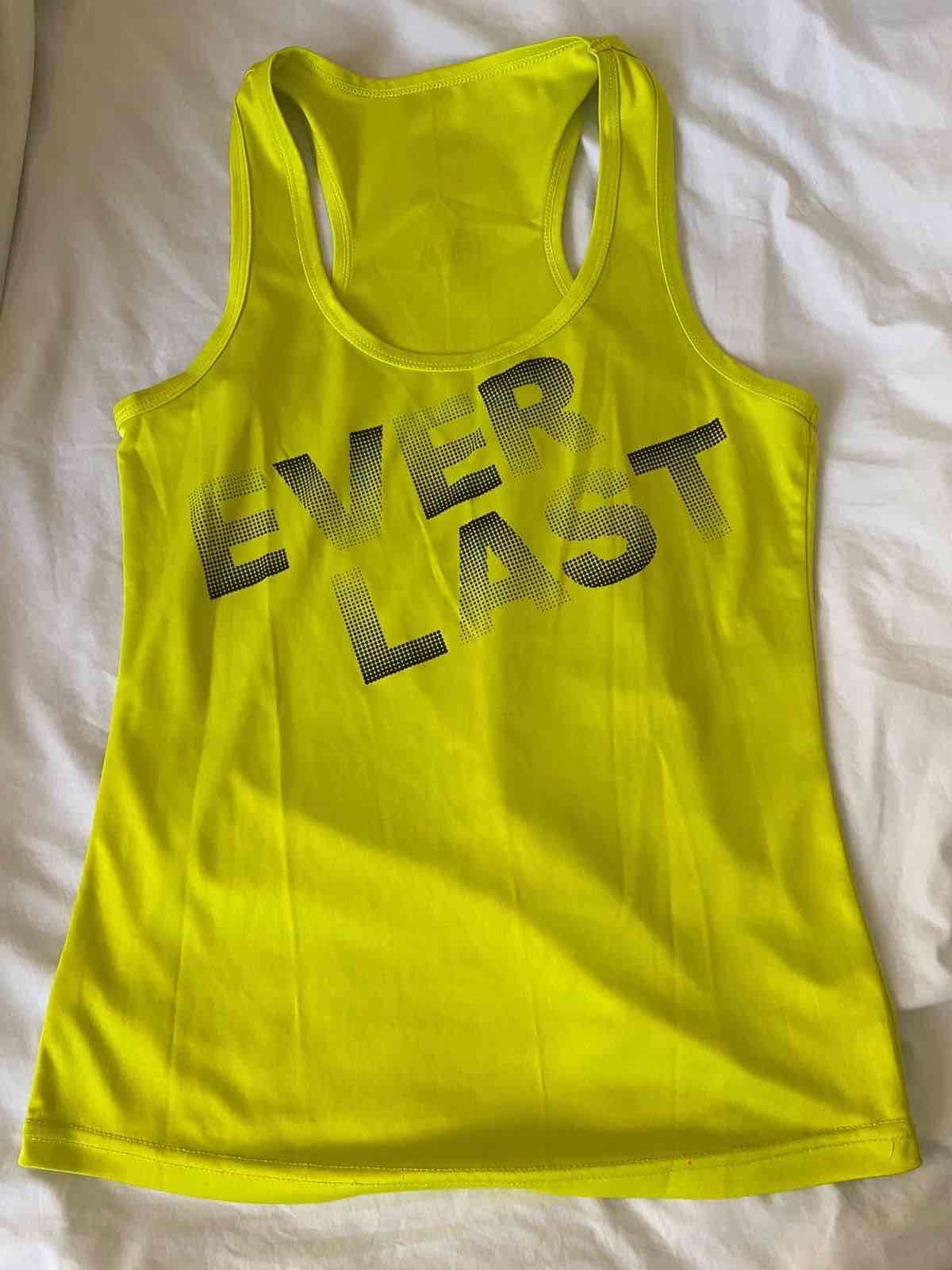 Polera deportiva Everlast amarilla