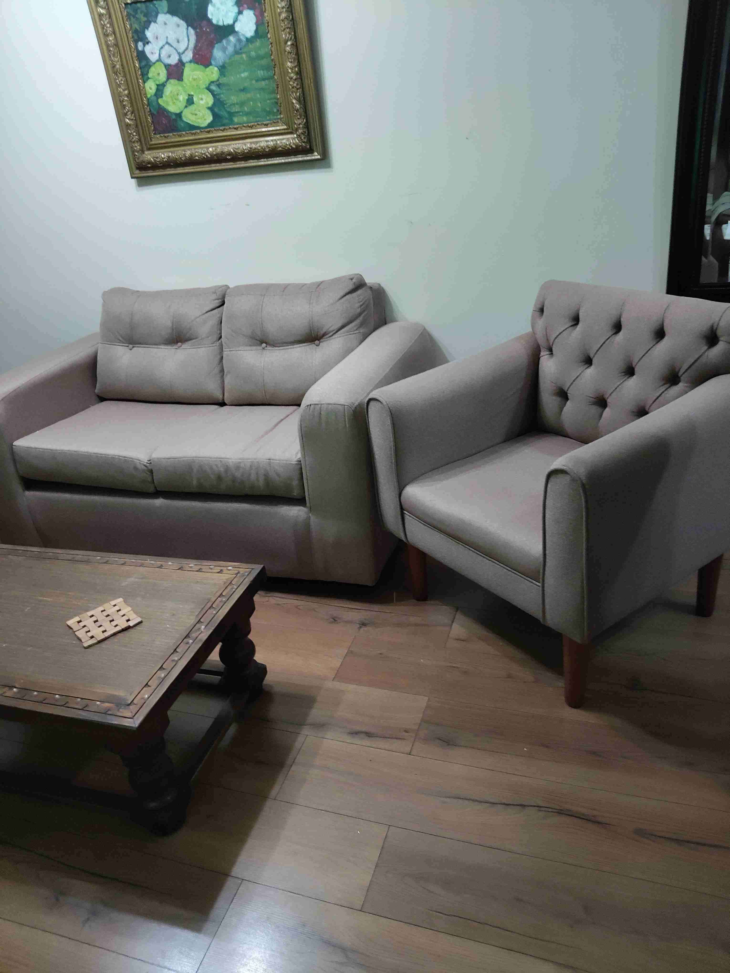 Juego de sofá y sillón beige - miniatura 4