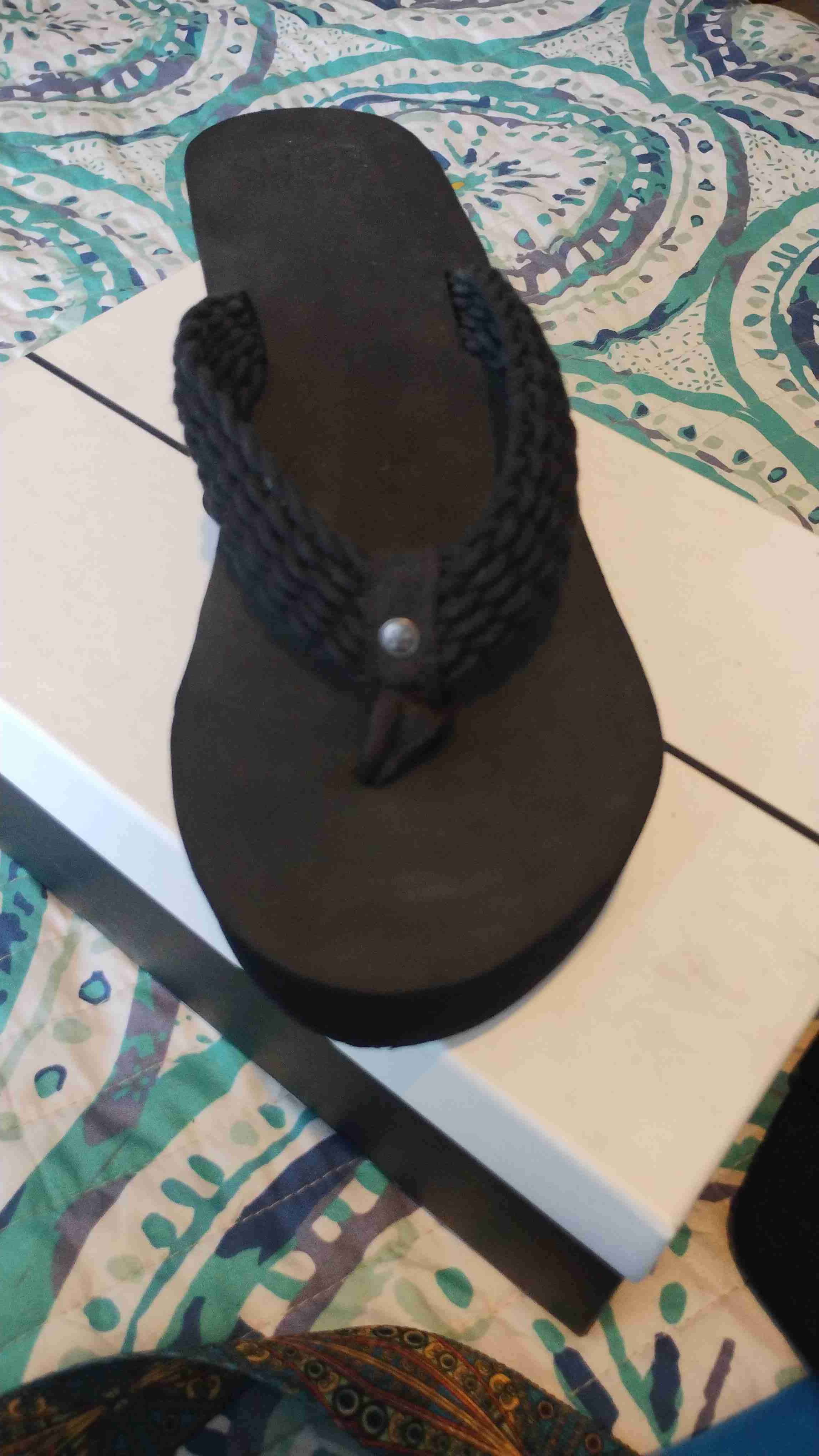 Sandalia negra de mujer