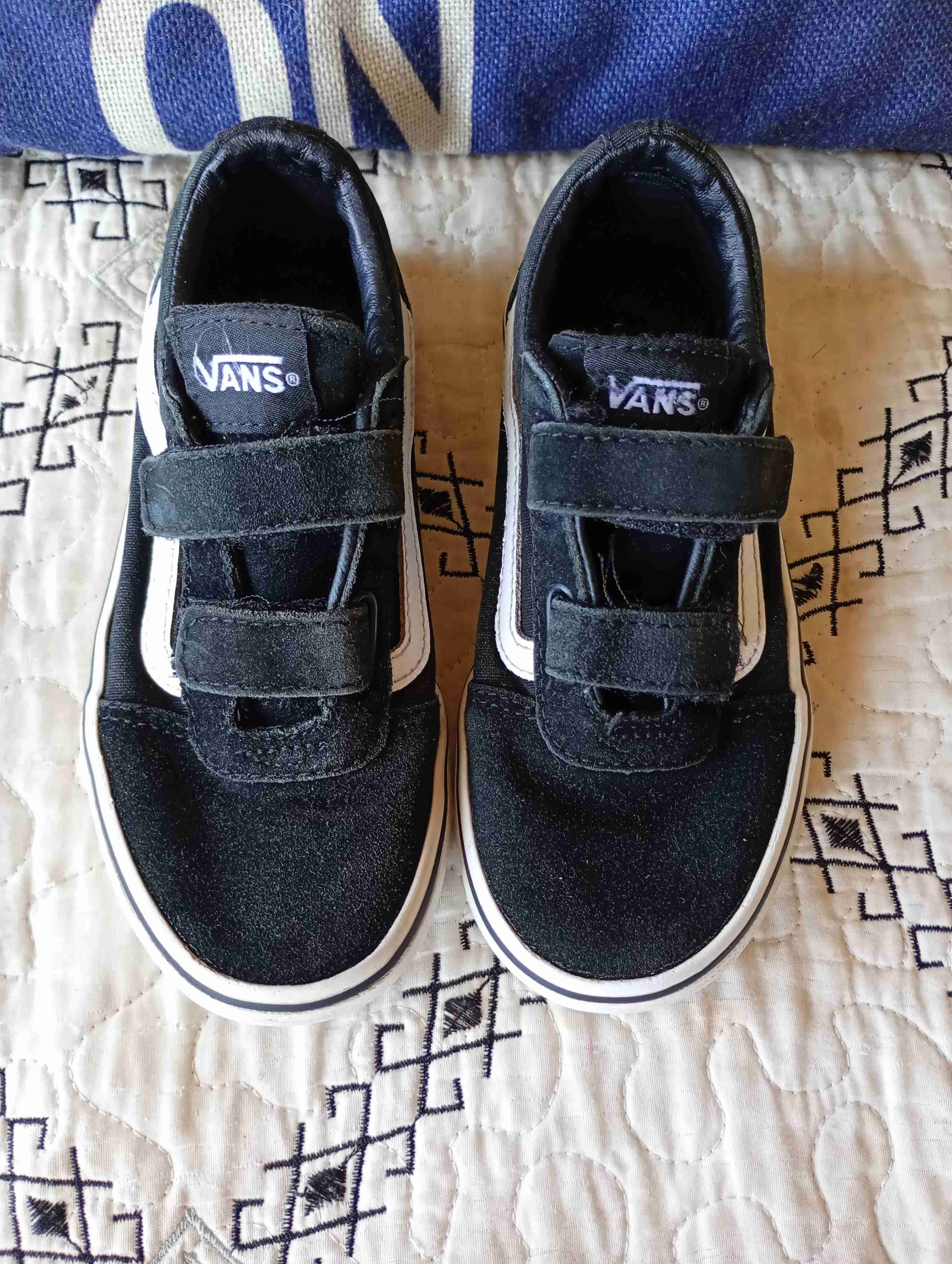 Zapatillas negras con velcro - miniatura 3